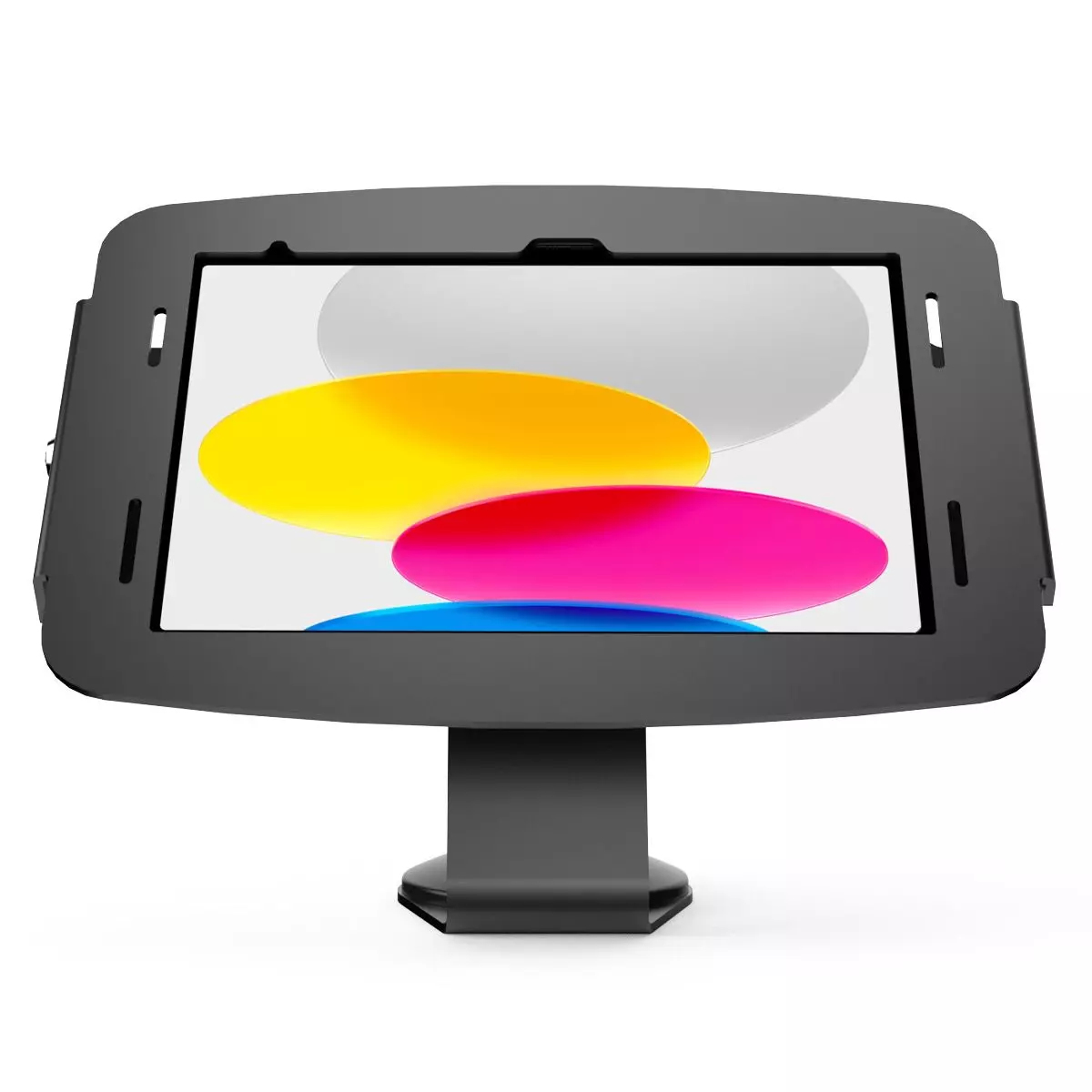 Tablet w czarnym uchwycie z kolorowym wyświetlaczem. Stojak również czarny, na białym tle.