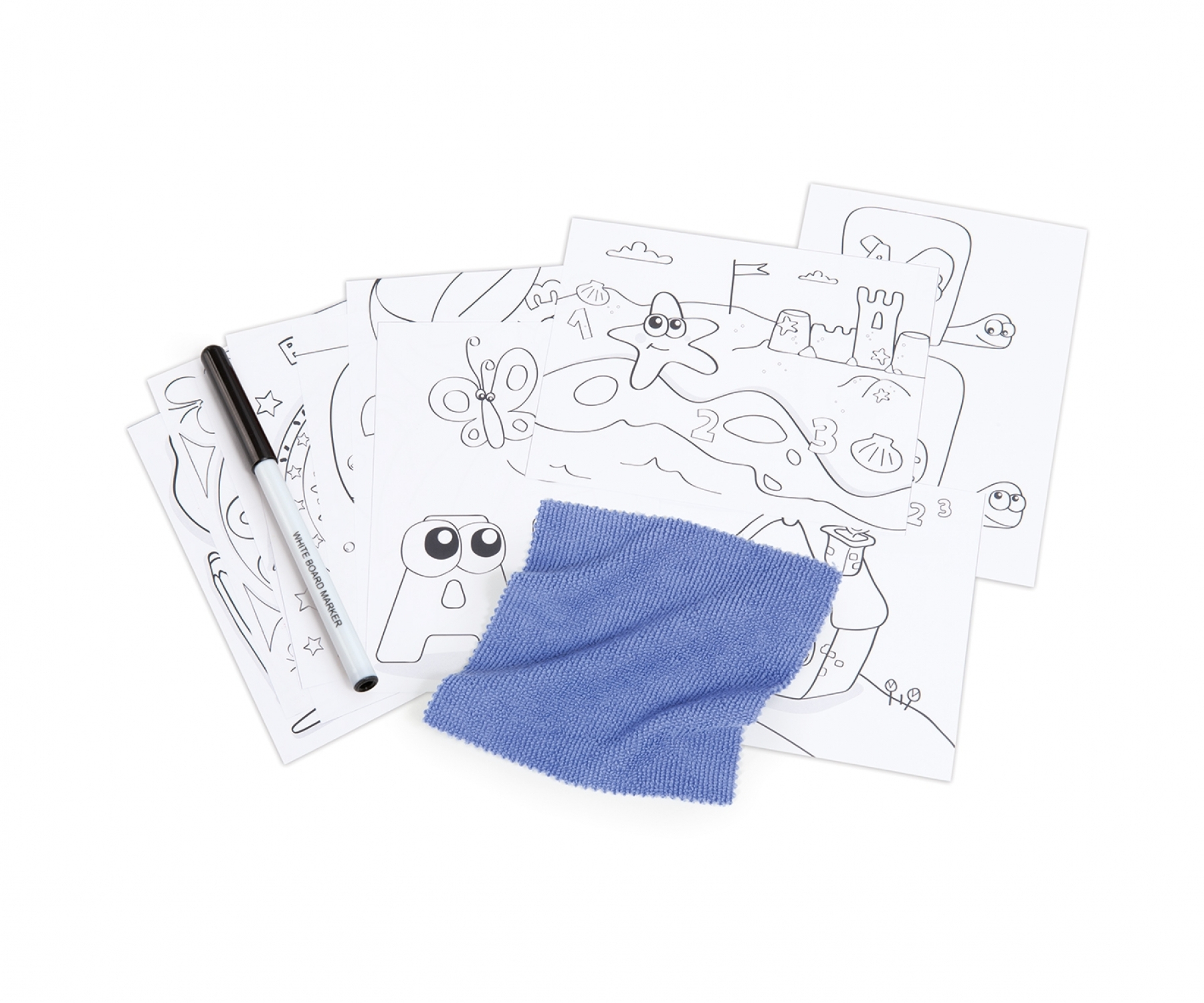 Marker do tablic, kolorowanki z konturami, niebieska ściereczka, wszystko na białej powierzchni. Strony zawierają rysunki.