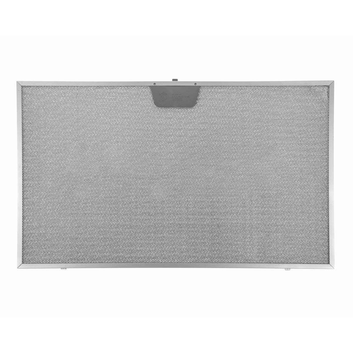 Un filtro de malla metálica rectangular con marco plateado. Una pequeña etiqueta en el centro superior. El fondo es blanco.