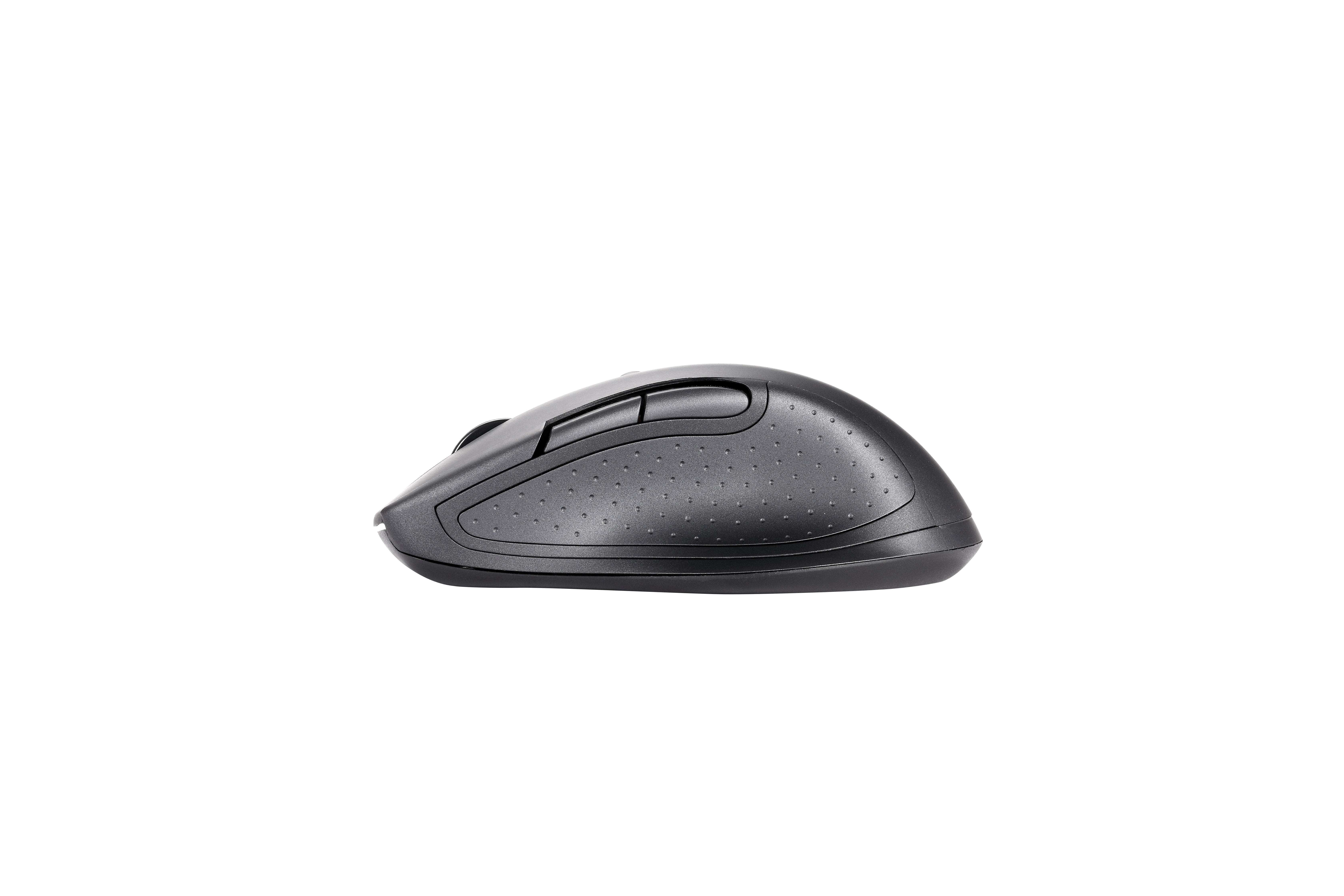 Un mouse per computer wireless nero isolato su sfondo bianco. Ha una superficie strutturata e pulsanti.