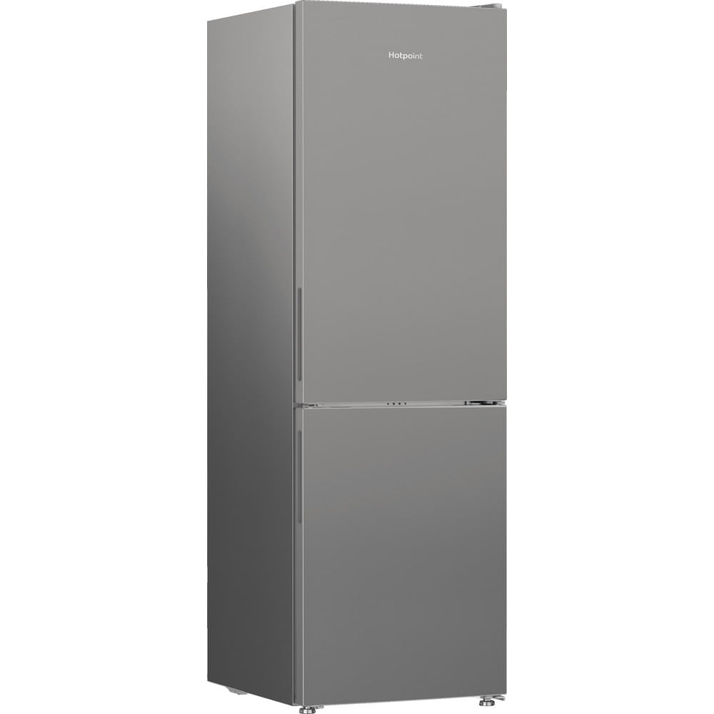 Un frigorifero grigio Hotpoint. È un modello a due porte con congelatore in basso. Il marchio è visibile sulla porta superiore.