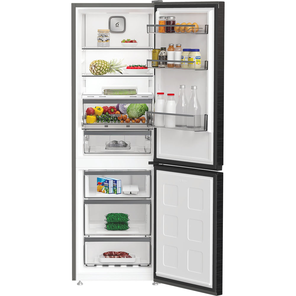Offener Kühlschrank mit Lebensmitteln: Ananas, Gemüse, Eier, Milch, Saft, Fleisch. Verschiedene Fächer sind sichtbar.