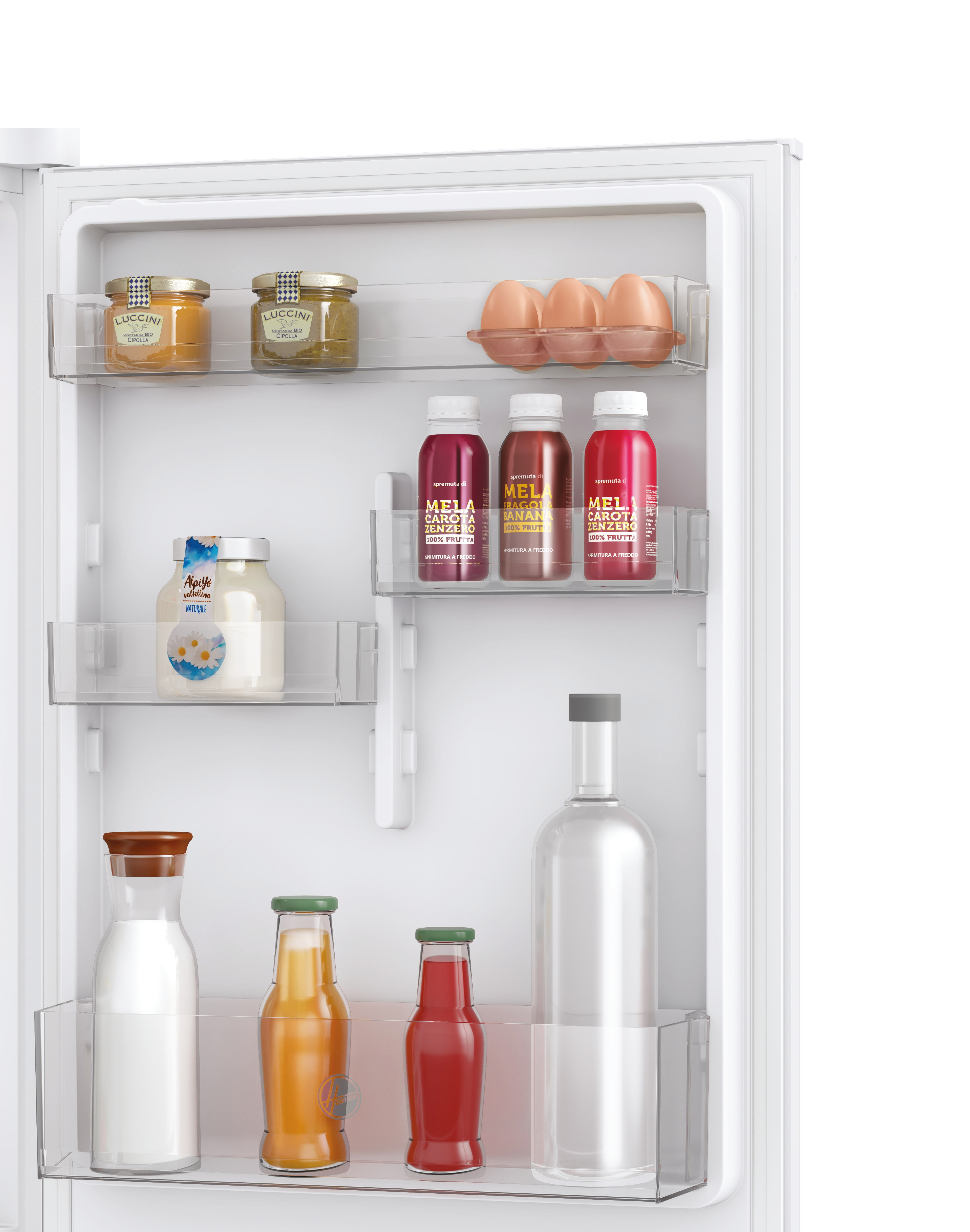 Dentro un frigo: barattoli, uova, yogurt, bottiglie di succo e una bottiglia d'acqua. Ripiani trasparenti su sfondo bianco.