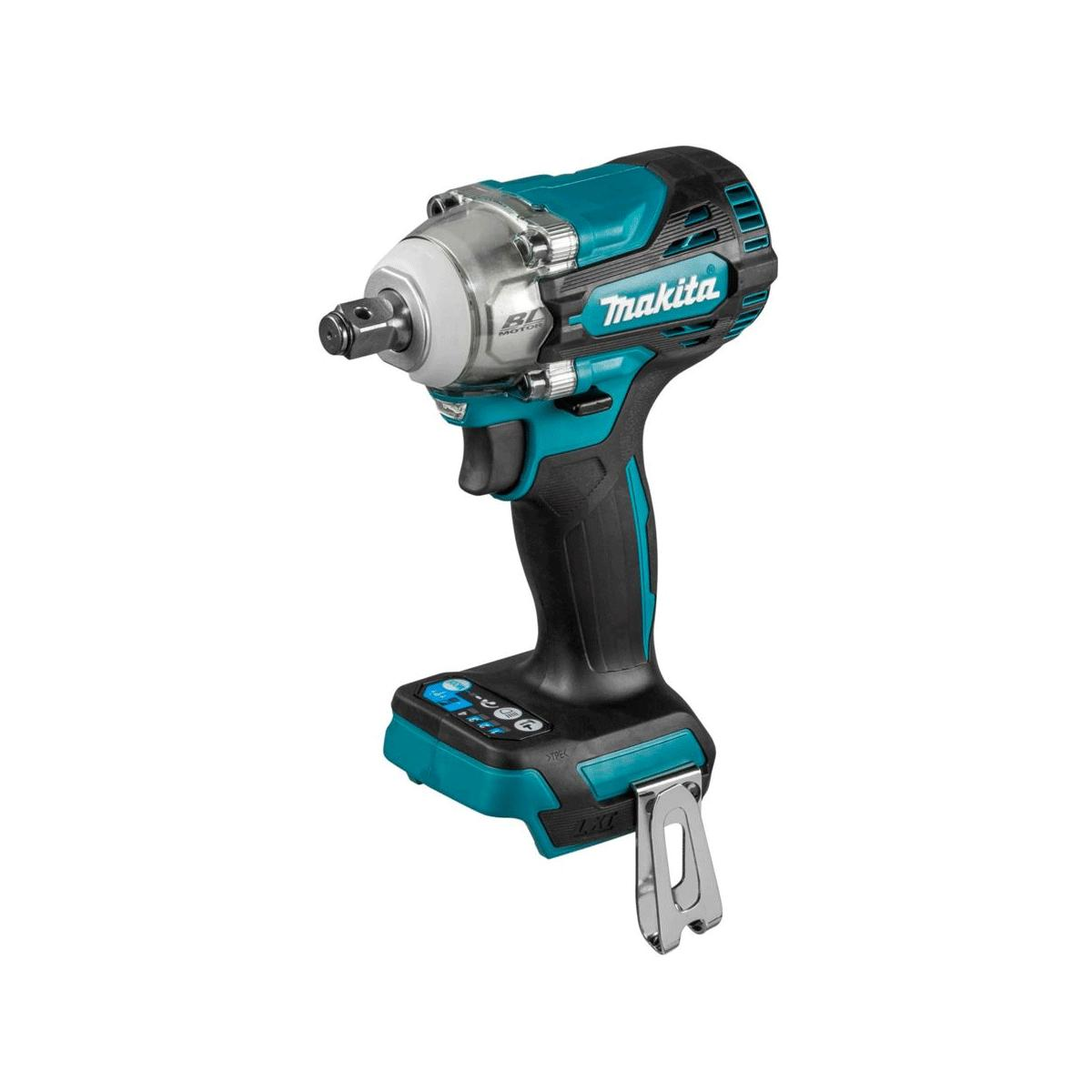 Una chiave a impulsi Makita cordless, nera e verde acqua, su sfondo bianco. Ha un grilletto, un indicatore del livello della batteria e un gancio di metallo.