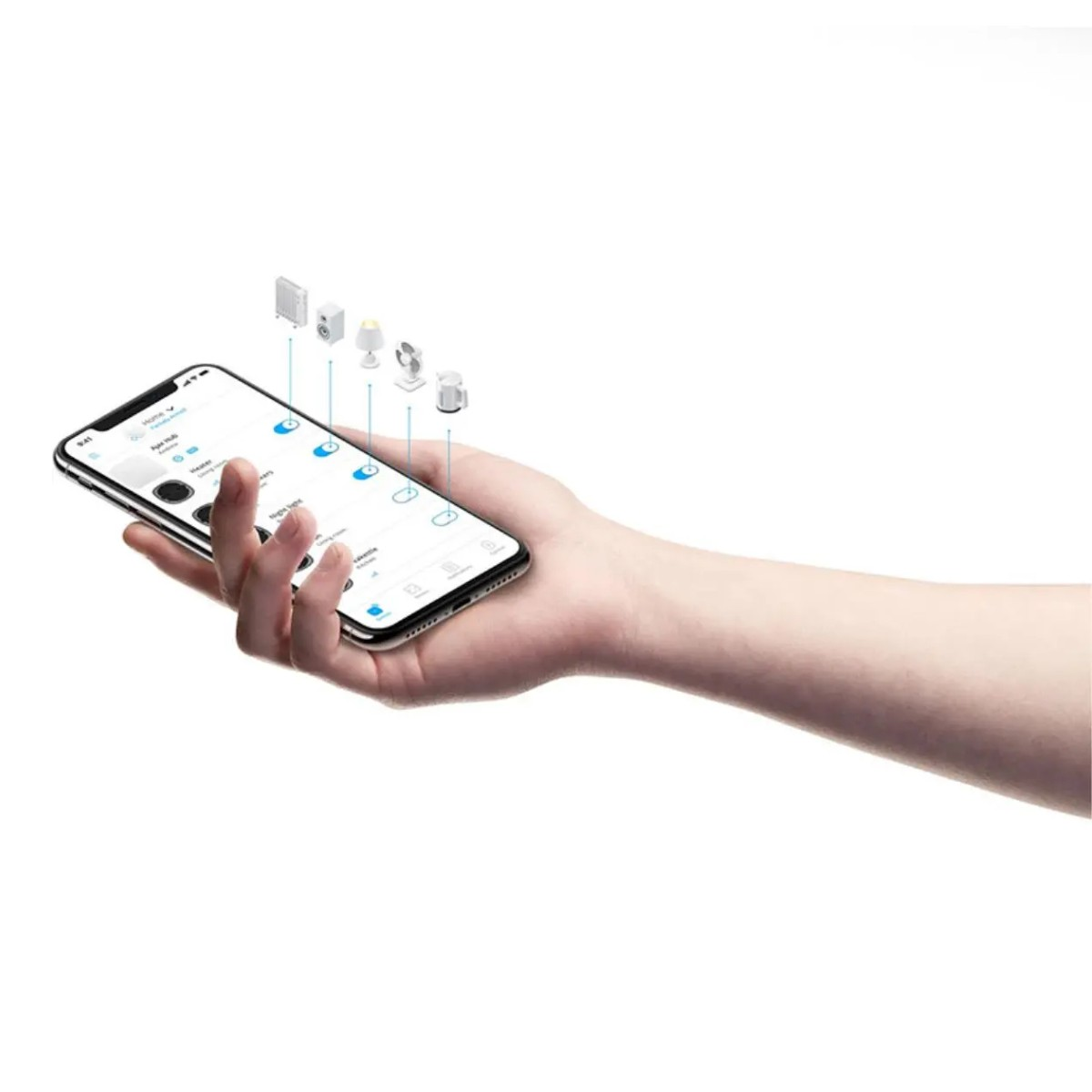 Una mano sostiene un teléfono con una app de casa inteligente. Los iconos representan dispositivos conectados, como un ventilador y una lámpara.