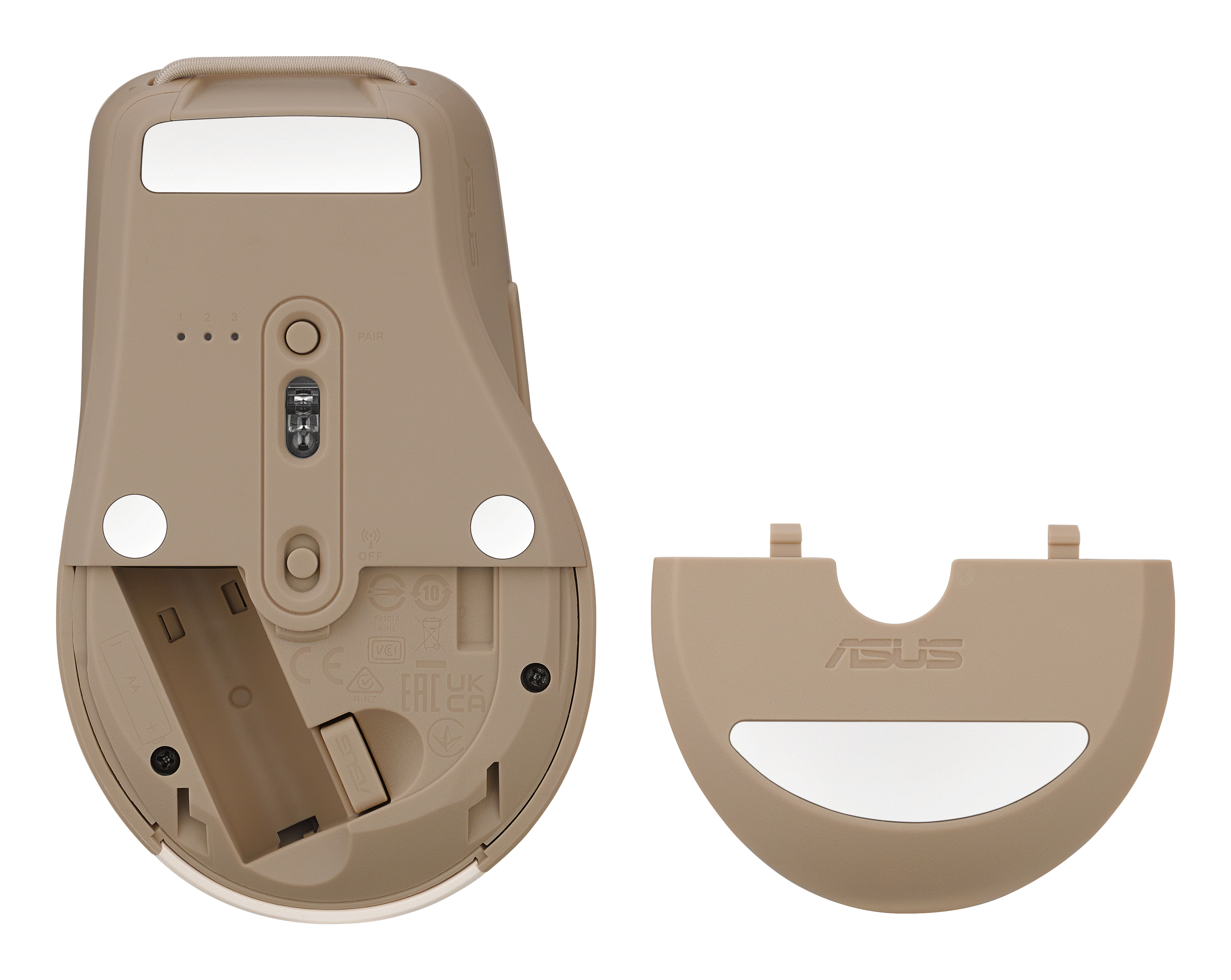 Tan-kleurige ASUS-muis, gedemonteerd. Inclusief muisbasis en batterijdeksel, beide met witte accenten.