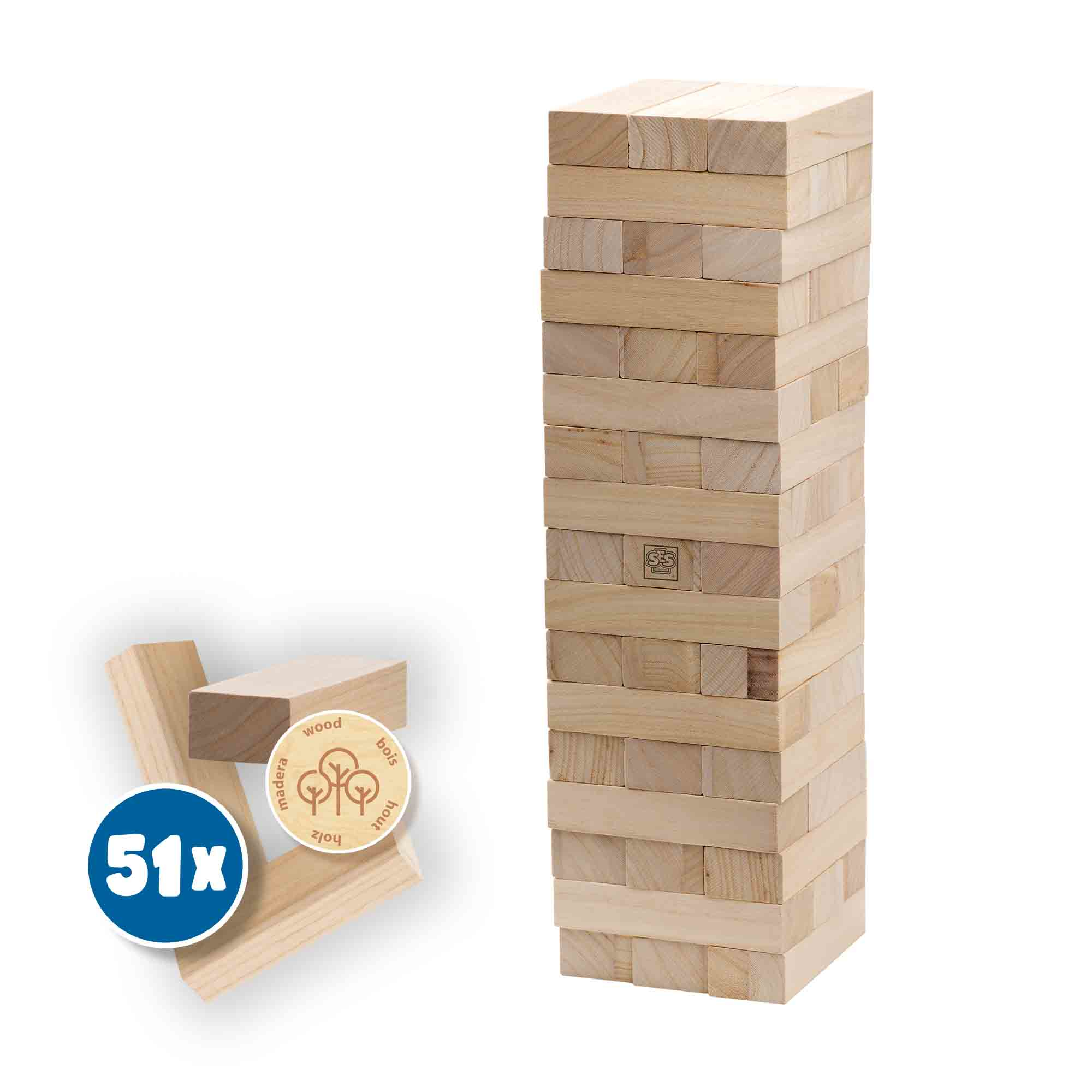 Una torre di blocchi di legno. Alcuni blocchi sono accanto, con un'etichetta con le parole wood, bois e holz.