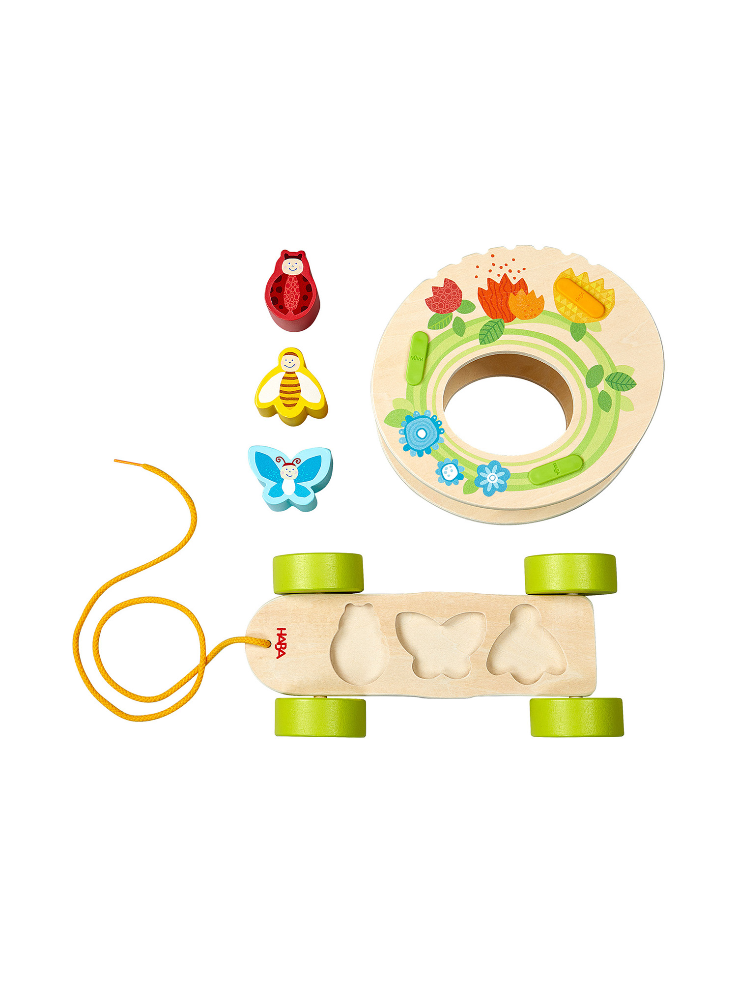 Holzspielzeug-Set mit Marienkäfer, Biene, Schmetterling, Blumenkreis und Formsortierwagen. Helle Farben und verspieltes Design.