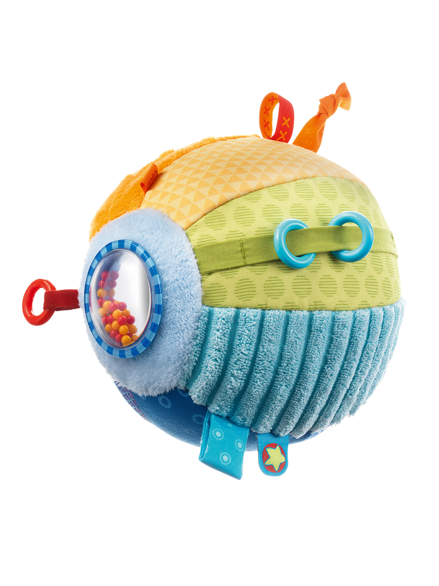 Ein farbenfrohes, kugelförmiges Babyspielzeug. Es hat orange, gelbe, grüne und blaue Segmente. Merkmale sind eine Rassel und Schlaufen.