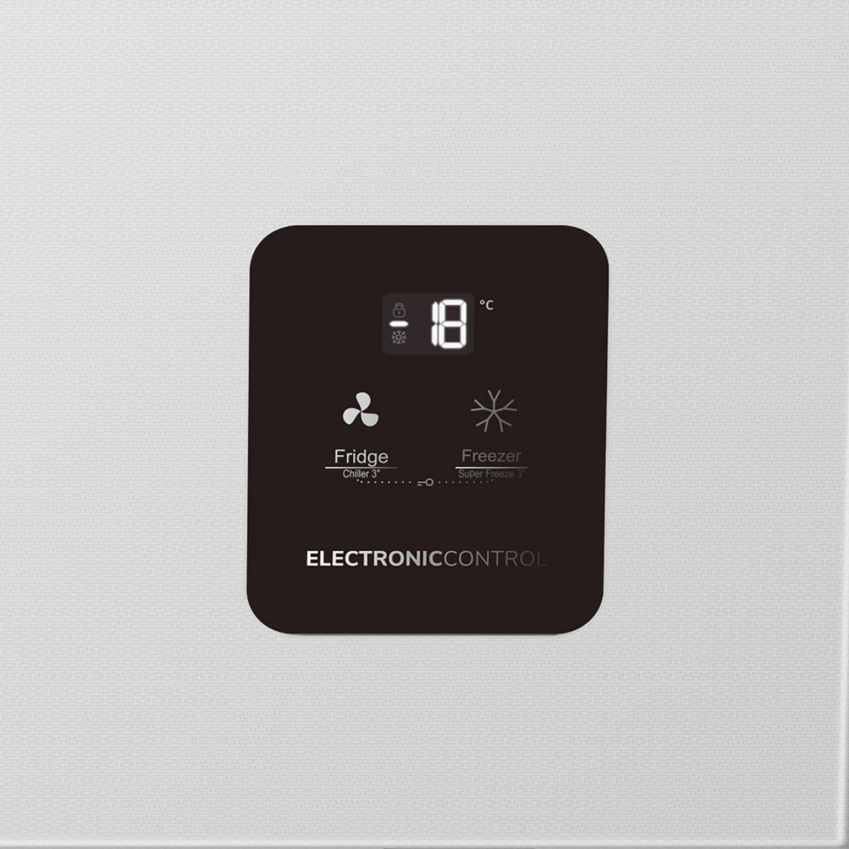 Schwarzes Kühlschrank-Bedienfeld mit Anzeige -18°C. Symbole für Kühl- und Gefrierschrank sind sichtbar. Das Wort 'ELECTRONICCONTROL' ist ebenfalls sichtbar.