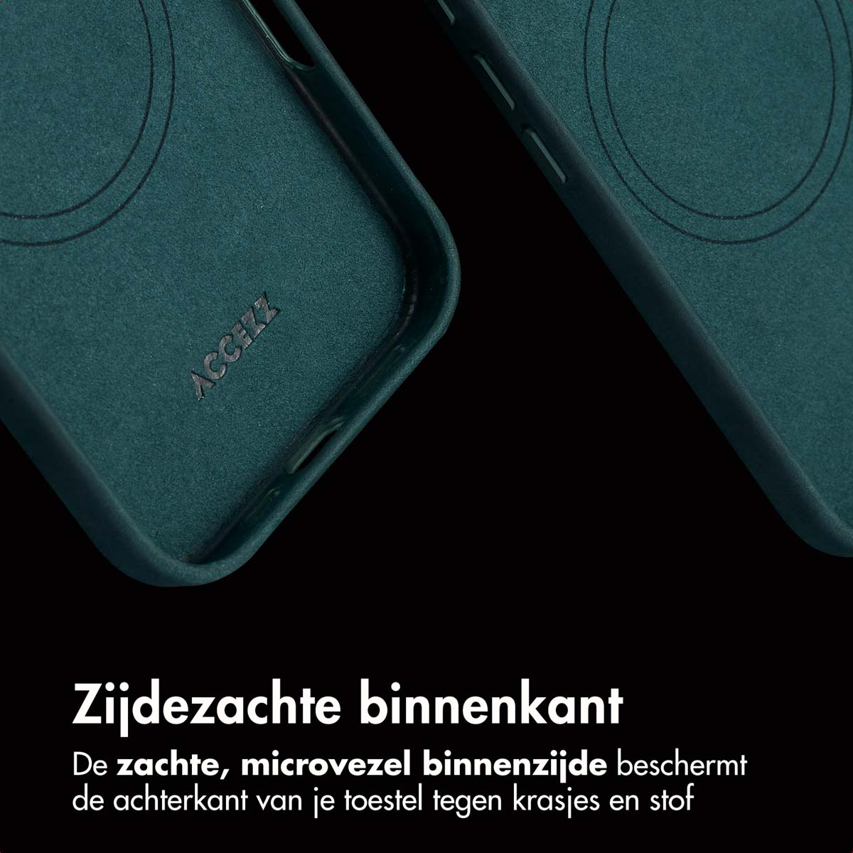 Close-up van een teal telefoonhoesje met het merk ACCEZZ. De hoes heeft een zacht interieur en beschermt tegen krassen.