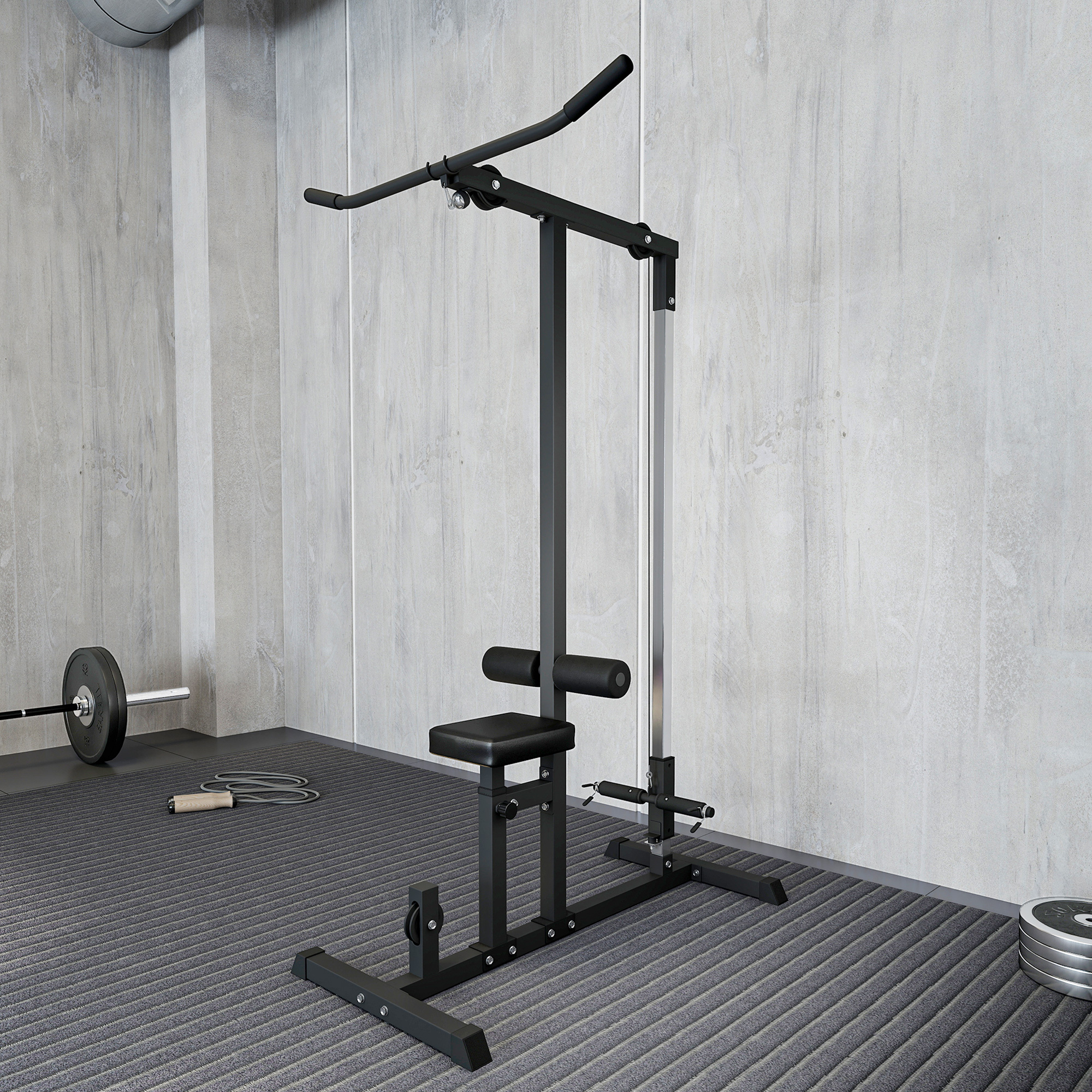 Un gimnasio con una máquina de polea. Una barra y una cuerda para saltar están en el suelo. La pared es gris.