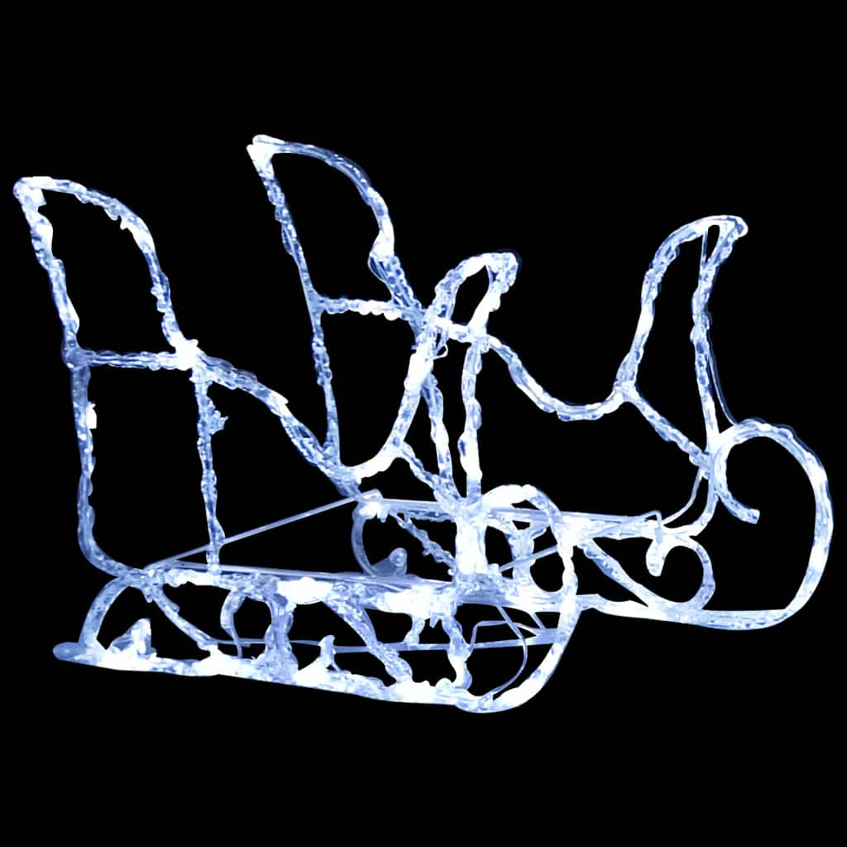 Ein weiß beleuchteter Weihnachtsschlitten vor schwarzem Hintergrund. Der Schlitten ist mit hellen, eisblauen Lichtern umrandet.