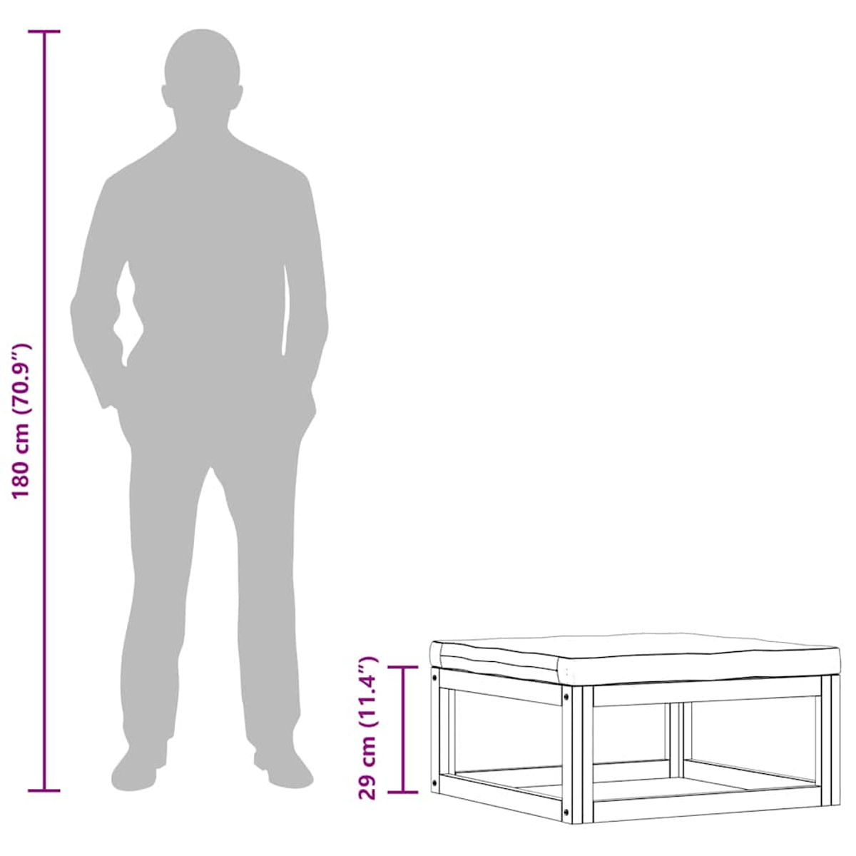 Eine Person steht neben einem kleinen Holzottoman. Die Person ist 180 cm groß. Der Ottoman ist 29 cm hoch.