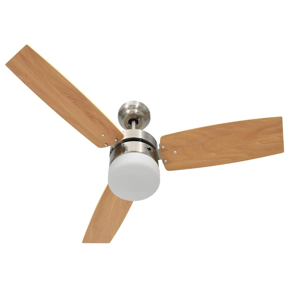 Un ventilador de techo con tres aspas de madera y una lámpara central. Las aspas son marrones claras y la lámpara es plateada y blanca.