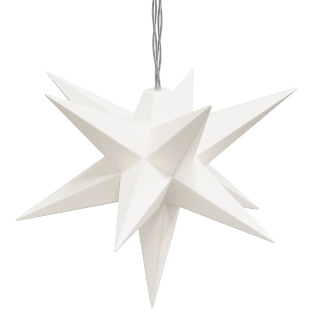 Ein weißer sternförmiger Weihnachtsschmuck hängt an einem grauen Draht vor weißem Hintergrund. Der Stern hat spitze Kanten.