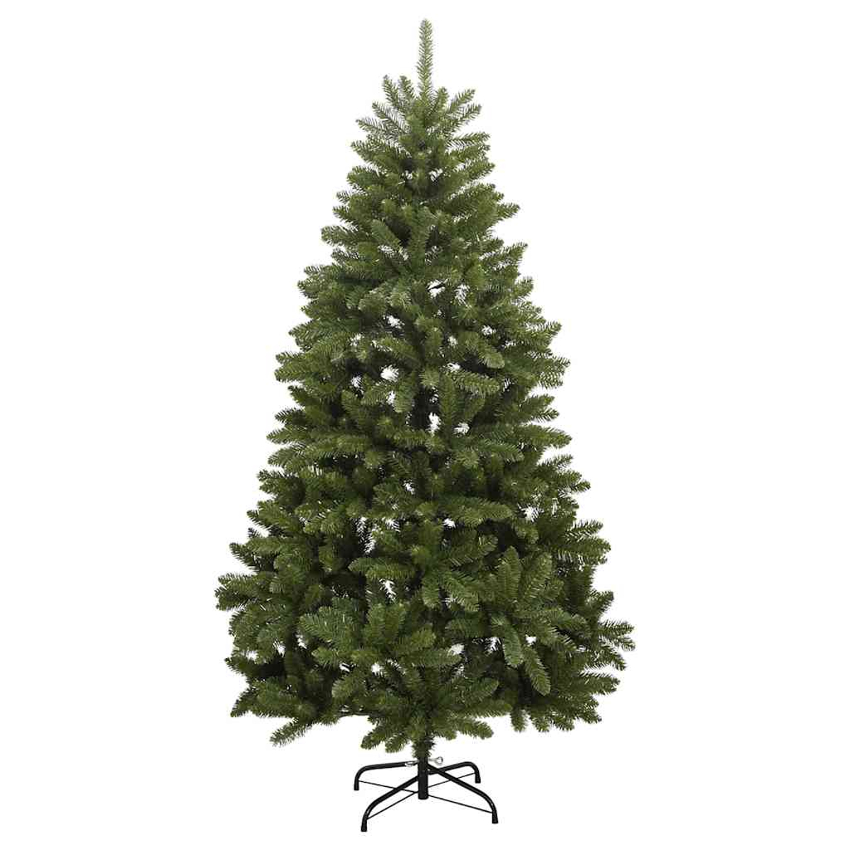 Ein hoher, grüner künstlicher Weihnachtsbaum steht auf einem schwarzen Metallständer vor weißem Hintergrund. Der Baum hat eine konische Form.