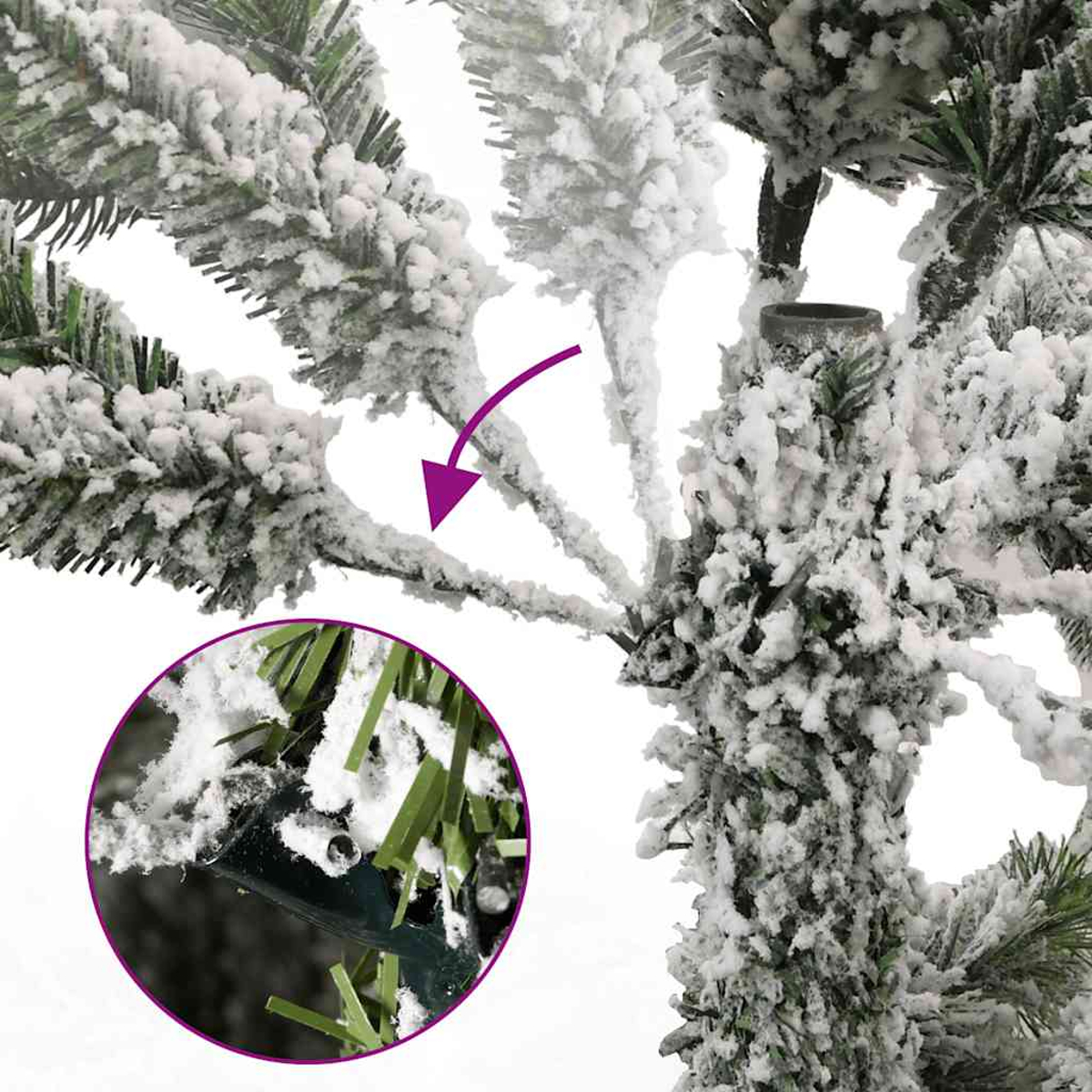 Nahaufnahme eines verschneiten Weihnachtsbaumzweigs. Grüne Nadeln sind unter dem weißen Schnee sichtbar. Ein violetter Pfeil zeigt auf den Zweig.