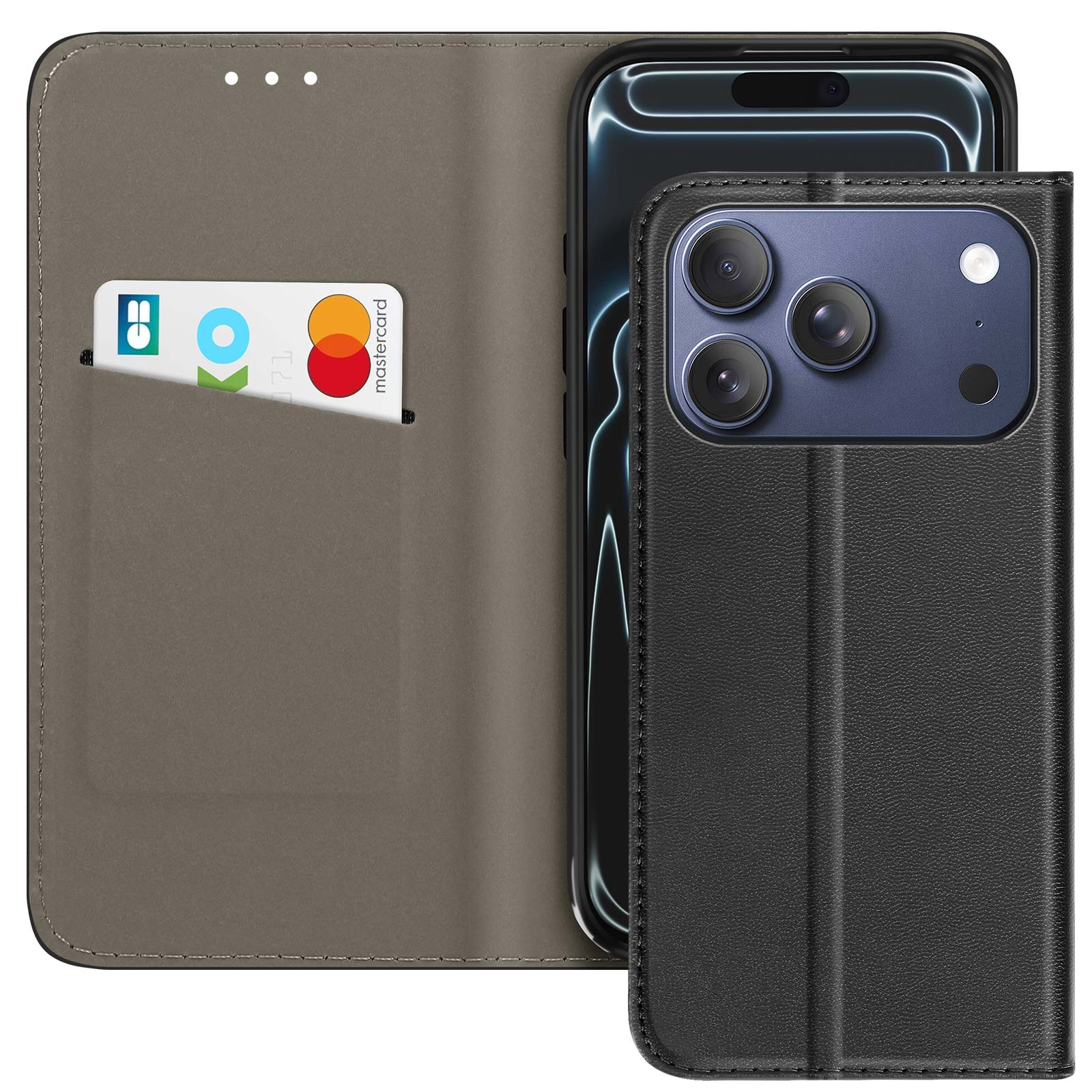 Zwarte telefoonhoes met een telefoon erin. Een creditcard zit in de kaartsleuf. De achtergrond is wit.