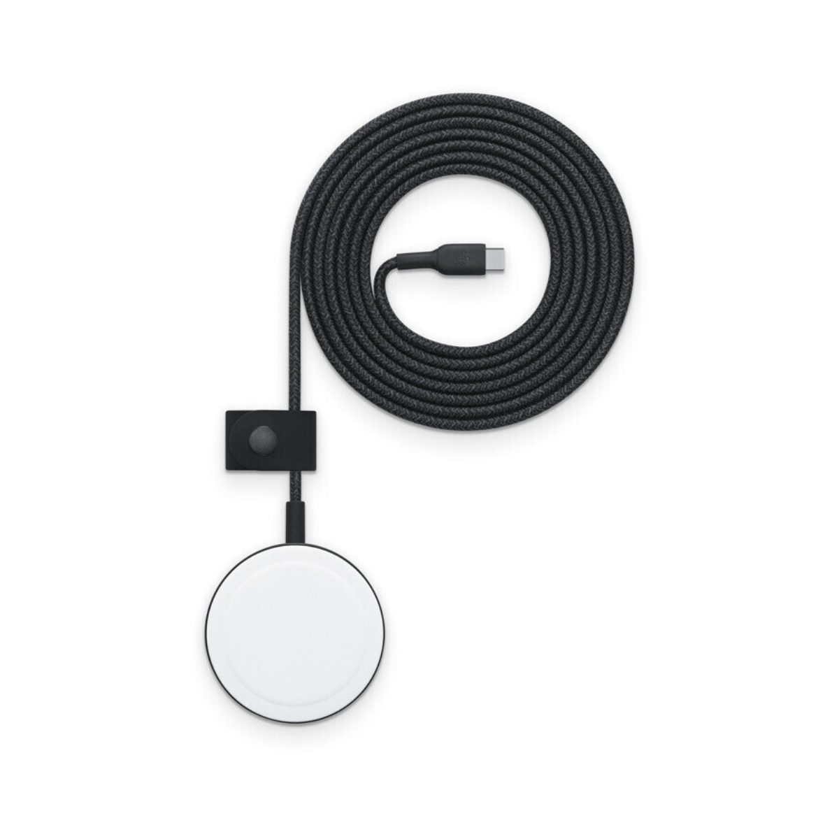 Ein weißes kabelloses Ladegerät mit schwarzem Rand, verbunden mit einem schwarzen Kabel, das in einer Spirale mit USB-C-Anschluss gewickelt ist.