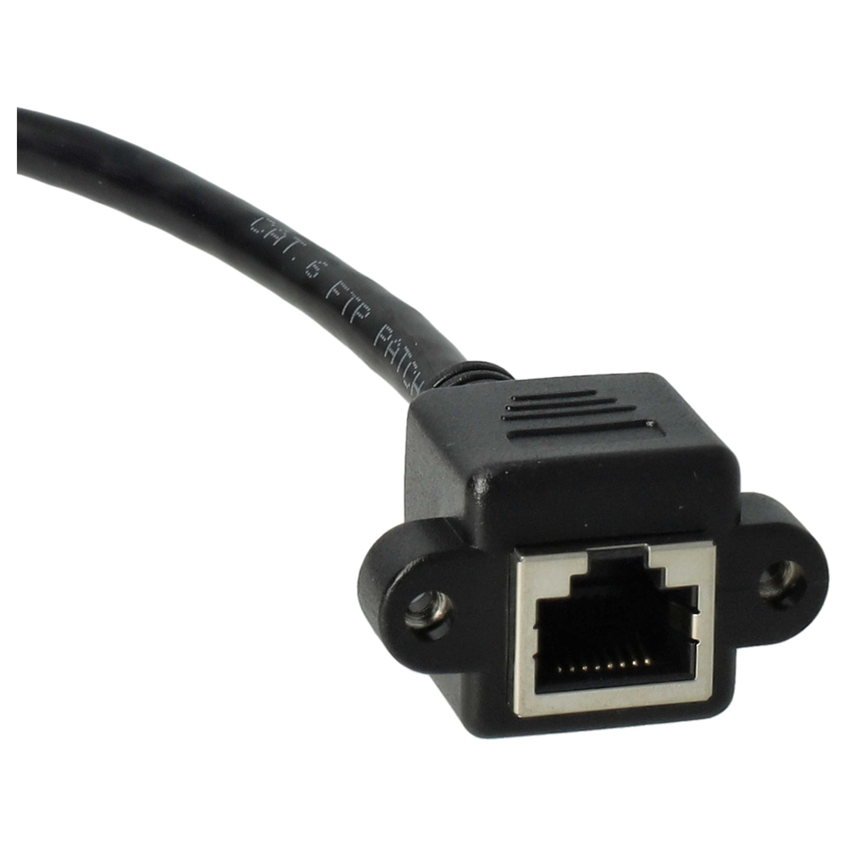 Ein schwarzes Netzwerkkabel mit einem RJ45-Anschluss. Das Kabel ist mit 'CAT. 6 FTP PATCH' beschriftet.
