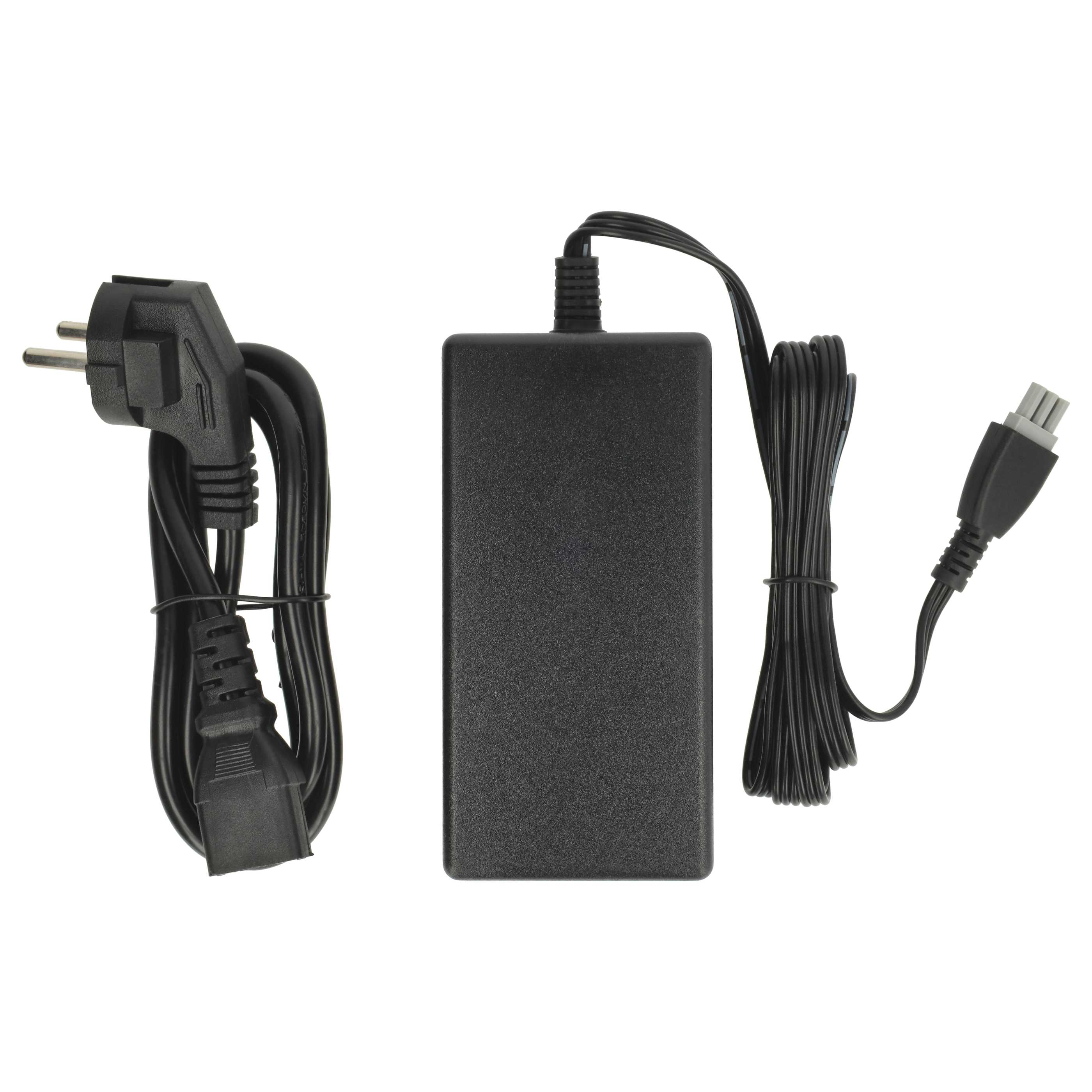 Ein schwarzes Netzteil mit Stecker, rechteckigem Block und Anschluss. Kabel verbinden sie auf weißem Hintergrund.