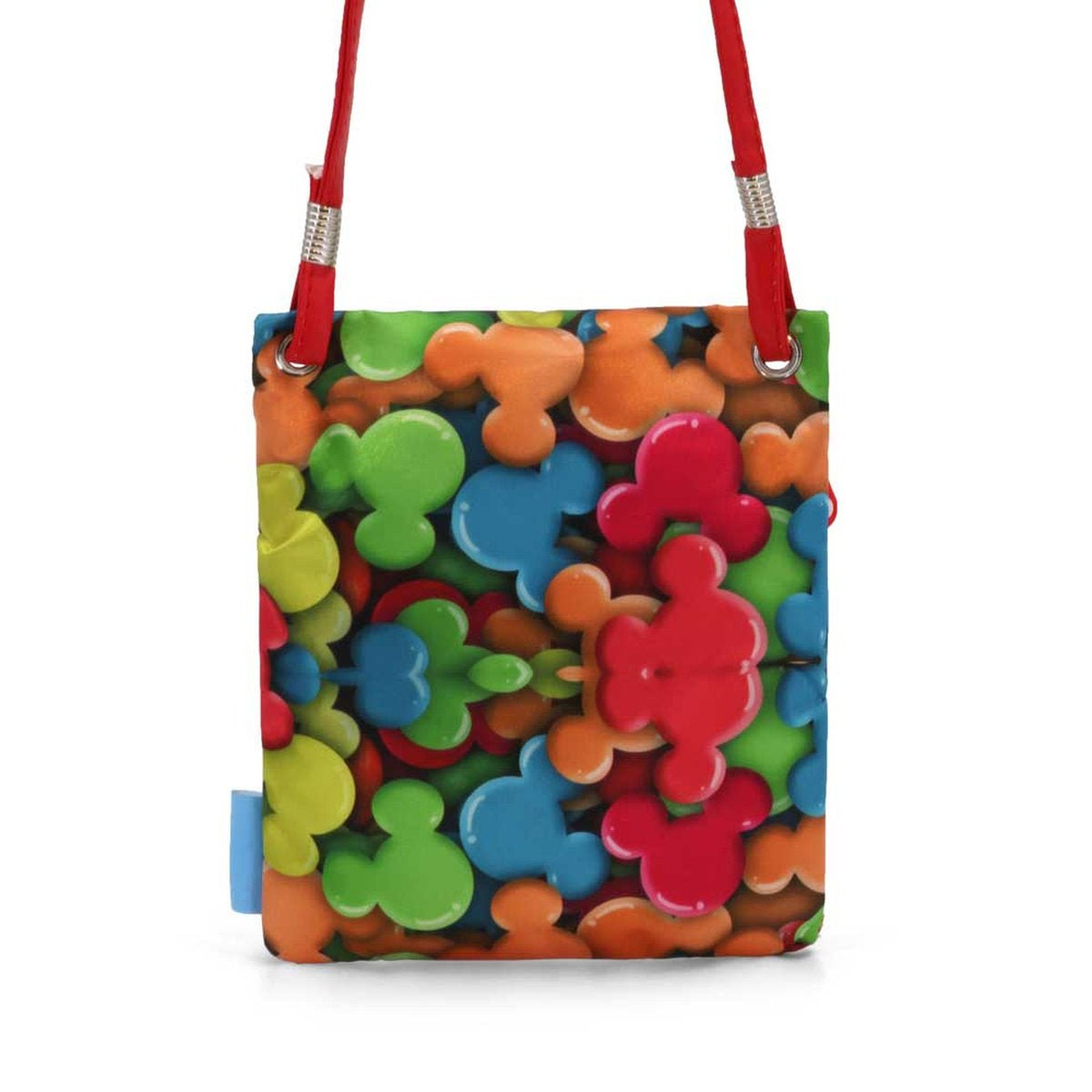 Una pequeña bolsa con un estampado de Mickey Mouse en rojo, verde, naranja y azul, con una correa roja.