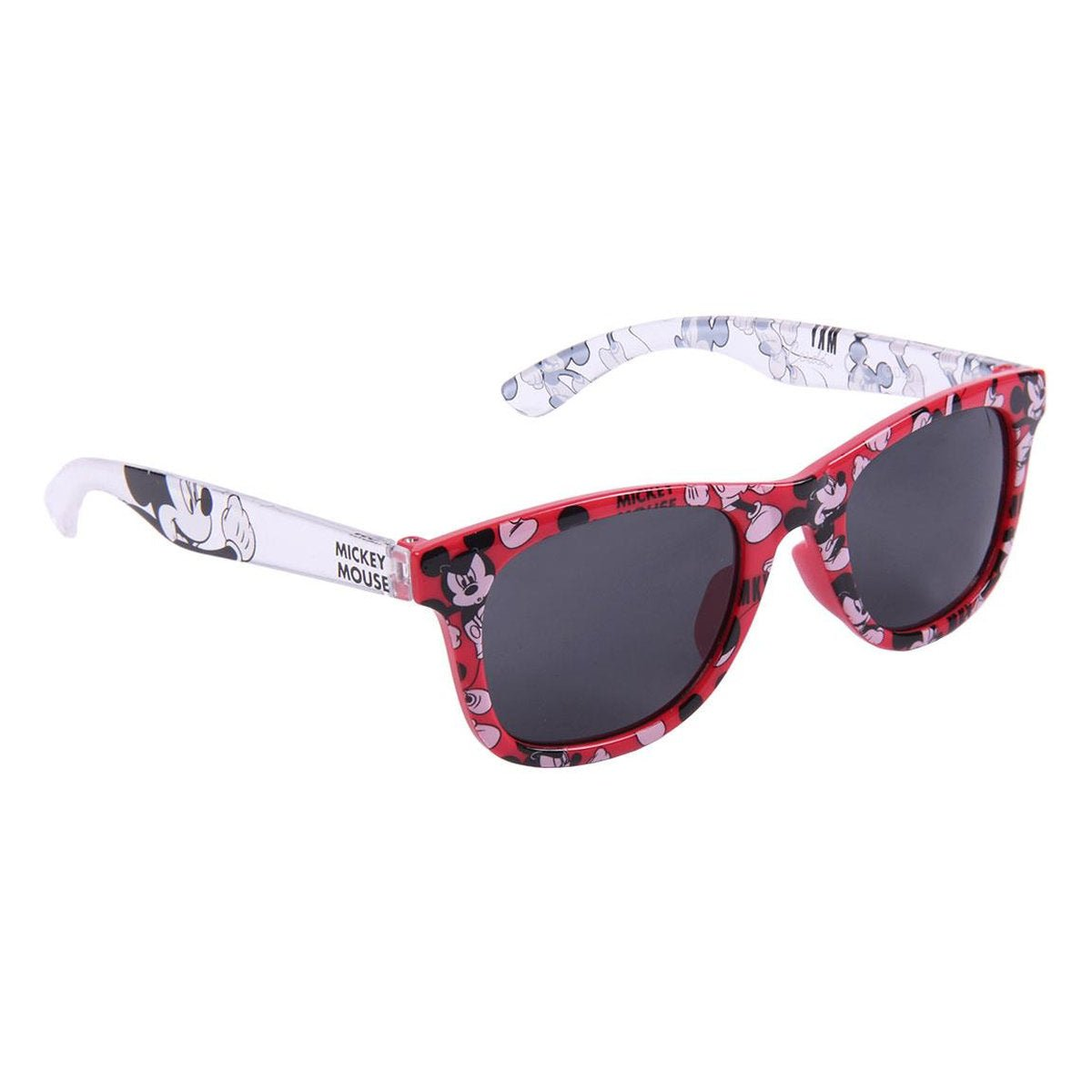 Gafas de sol rojas con estampados de Mickey Mouse. Las patillas son blancas con imágenes de Mickey Mouse. Las lentes son grises oscuras.