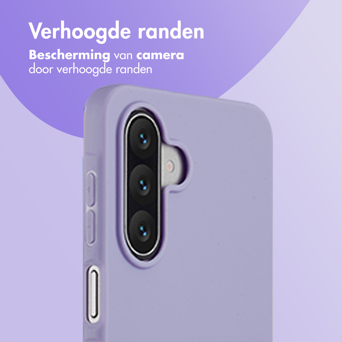 Close-up van een paarse telefoonhoes. Cameralenzen zijn zichtbaar. Nederlandse tekst: 'Verhoogde randen' en 'Bescherming van de camera'.