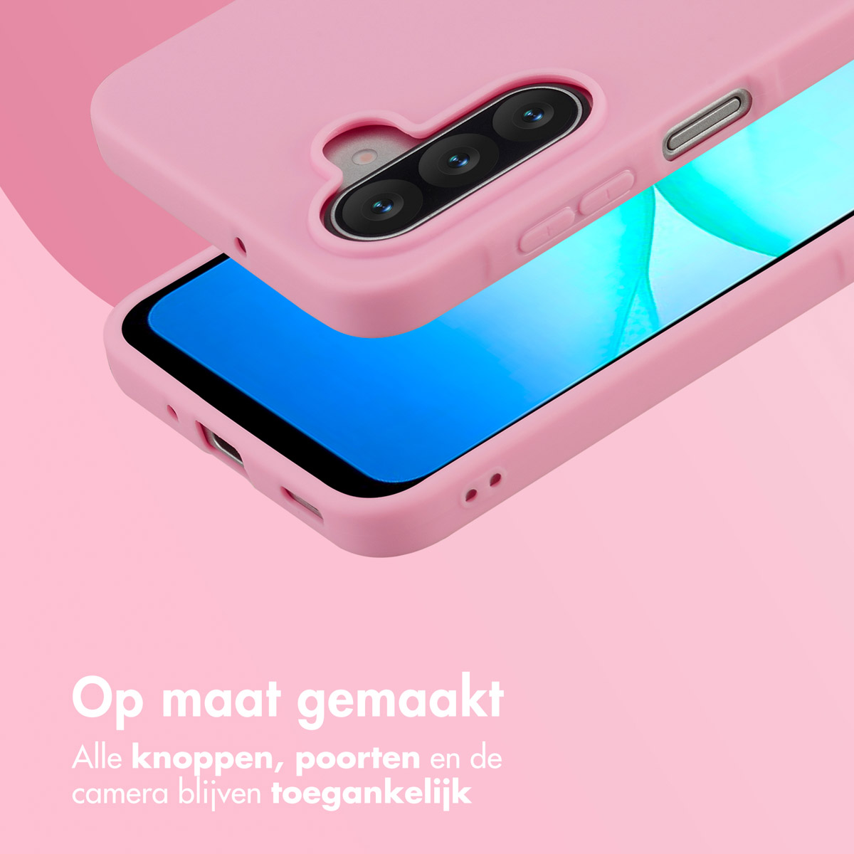 Roze telefoonhoesje met blauw scherm. De hoes is open. Tekst onderaan: 'Op maat gemaakt'. De achtergrond is roze.