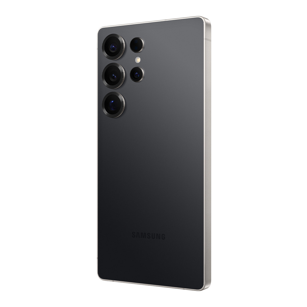 Retro di smartphone grigio scuro con più obiettivi. Il telefono ha una cornice argentata e il logo Samsung.