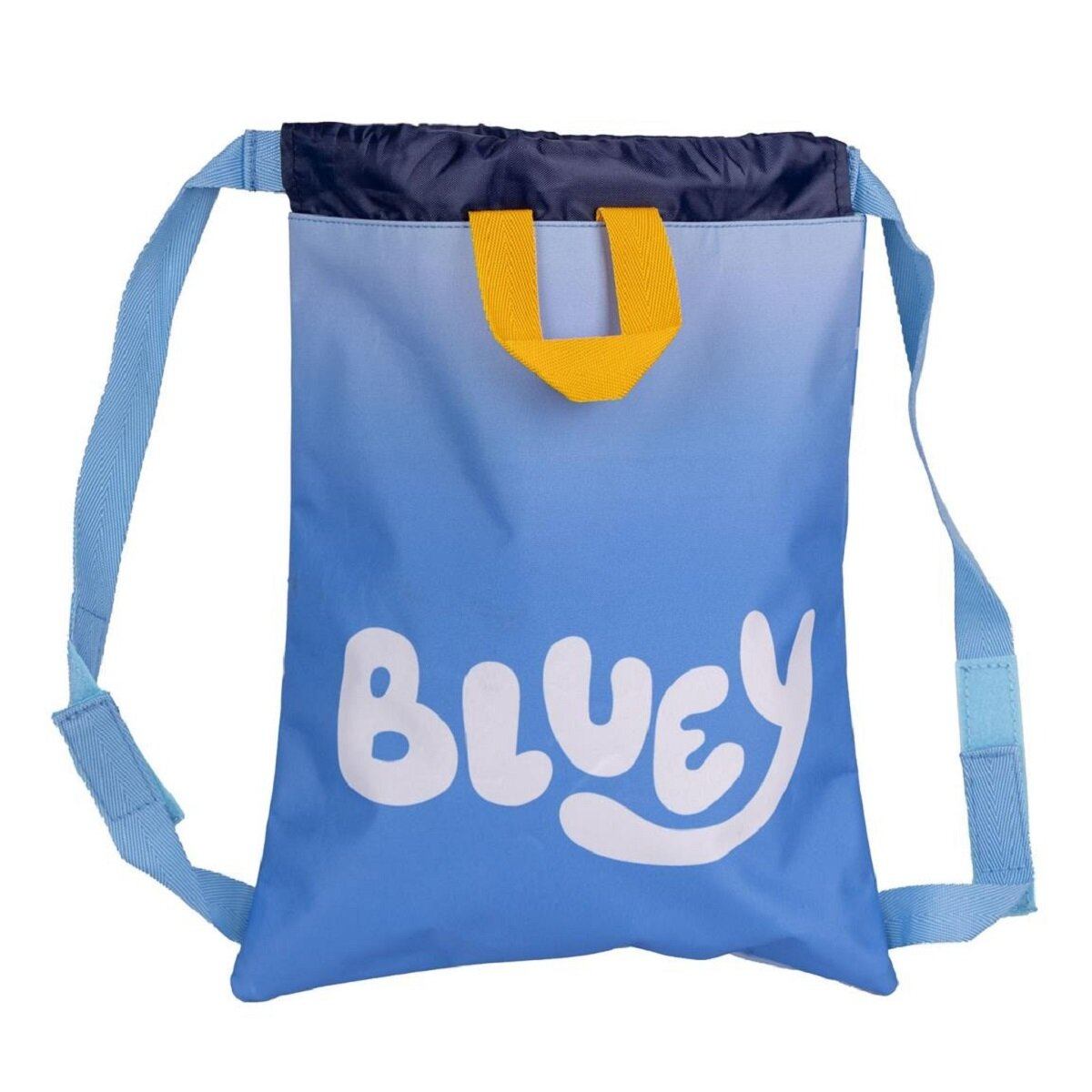 Una mochila azul con la palabra 'Bluey' en blanco. Tiene correas azul claro y un asa amarilla. La parte superior es azul oscuro.