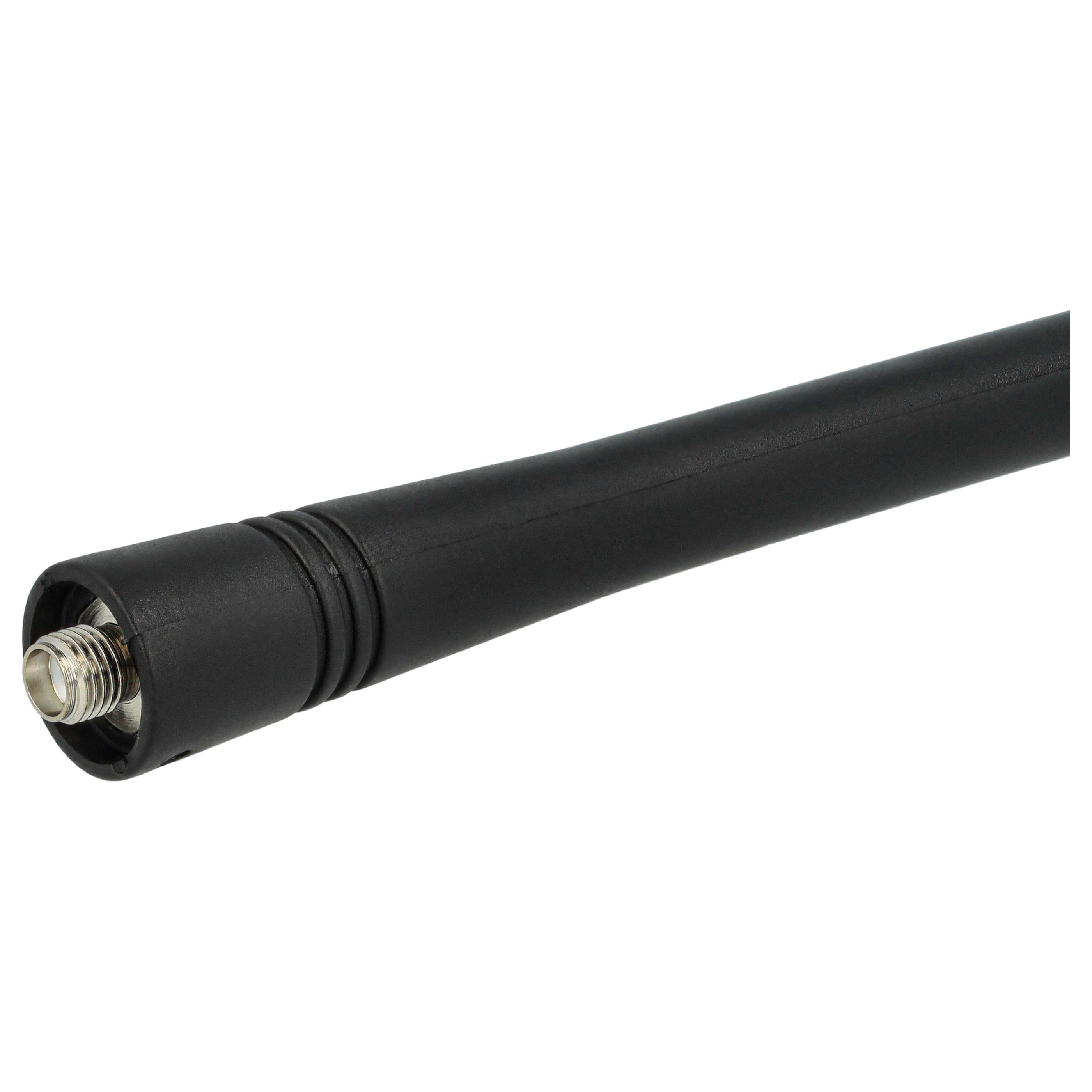 Eine schwarze Antenne mit einem silbernen Gewindesockel. Der Hintergrund ist weiß.