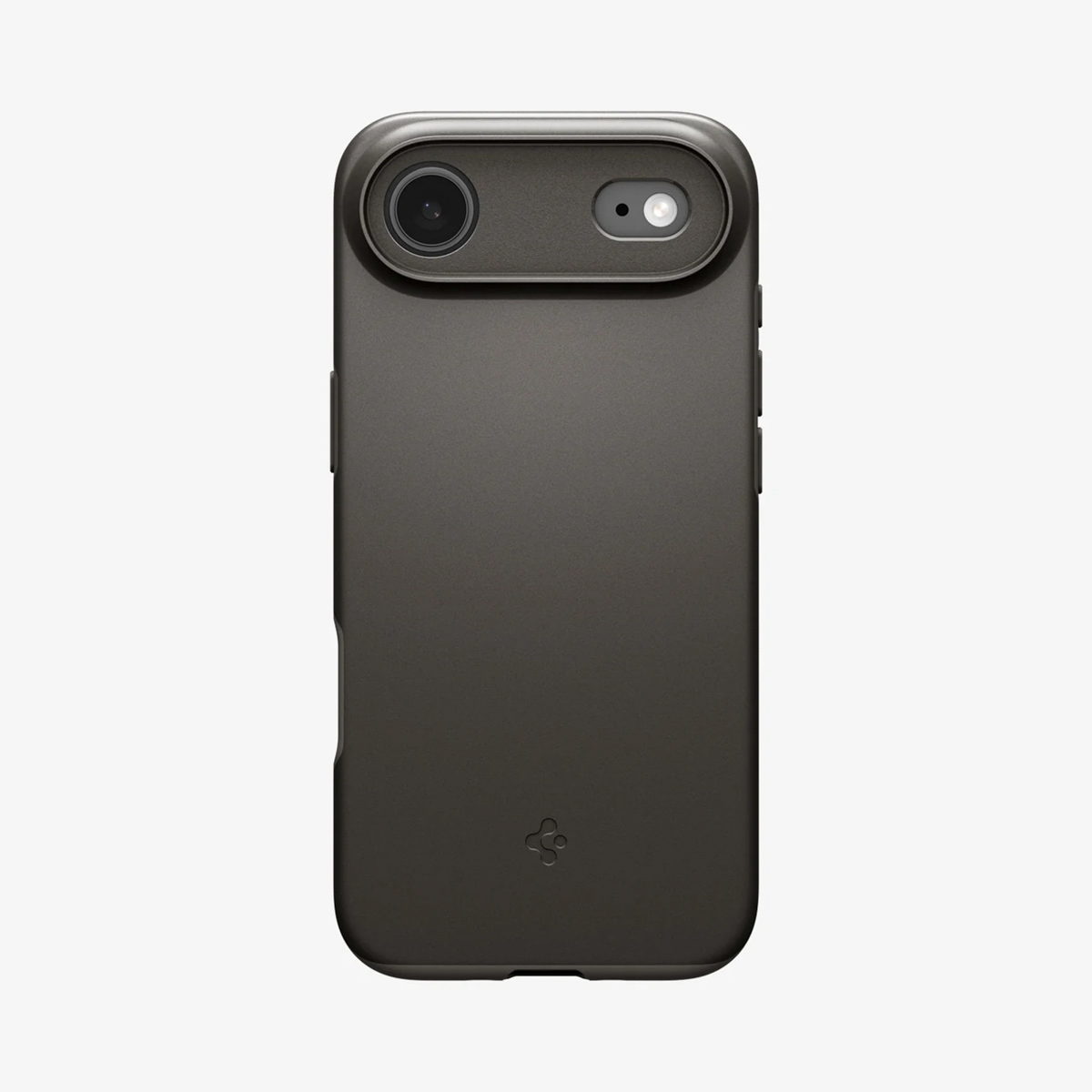Een donkergrijze telefoonhoes met openingen voor camera en flitser. De hoes heeft een gladde afwerking en een logo aan de onderkant.