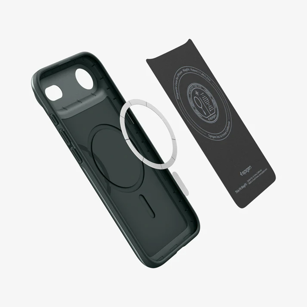 Zwarte telefoonhoes met magnetische ring en zwarte kaart. De hoes is leeg en de kaart heeft tekst.