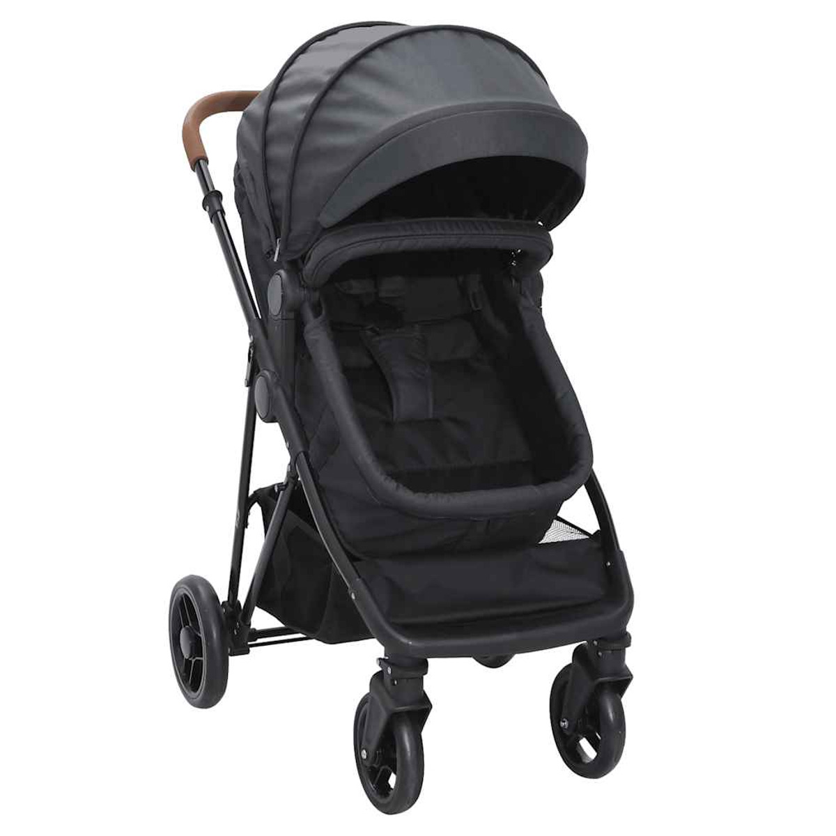 Ein schwarzer Kinderwagen mit Verdeck steht vor weißem Hintergrund. Er hat vier Räder und einen braunen Griff. Der Wagen ist leer.