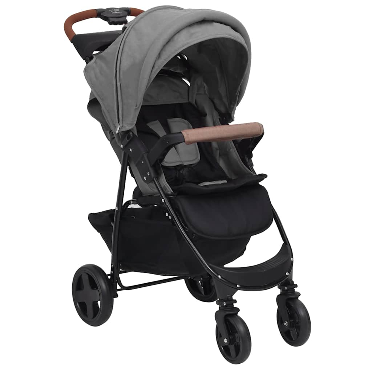 Ein grauer und schwarzer Kinderwagen mit braunem Griff. Der Kinderwagen hat vier Räder und ein Verdeck. Er steht vor weißem Hintergrund.
