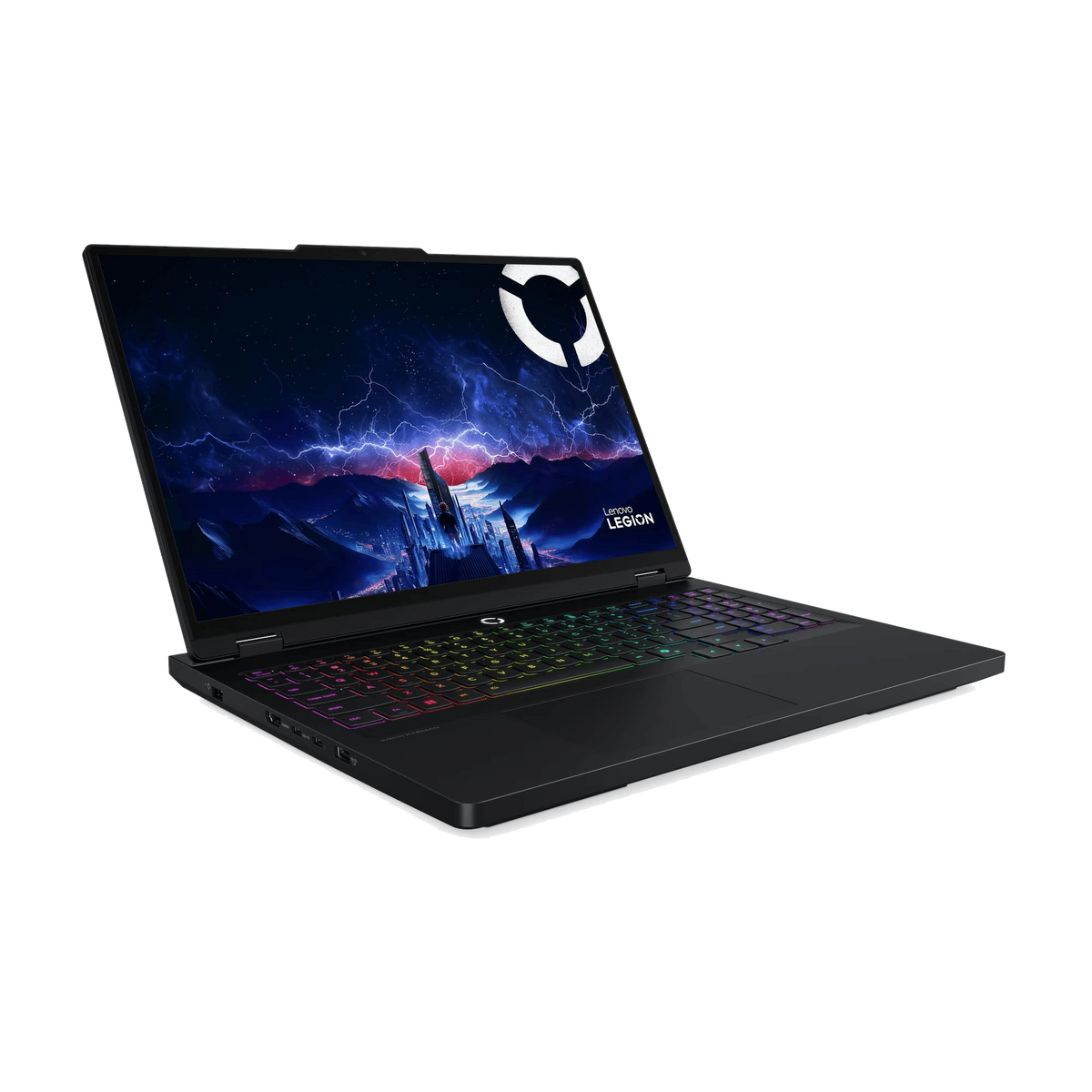 Portátil Lenovo Legion negro. La pantalla muestra una ciudad futurista bajo un cielo tormentoso. Teclado arcoíris iluminado.