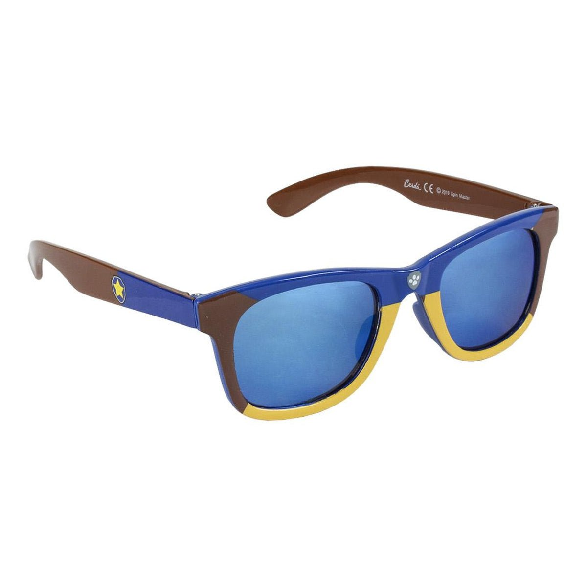 Gafas de sol con lentes azules, patillas marrones, montura azul y amarilla. Un logotipo de estrella está en la patilla izquierda. La marca está impresa.