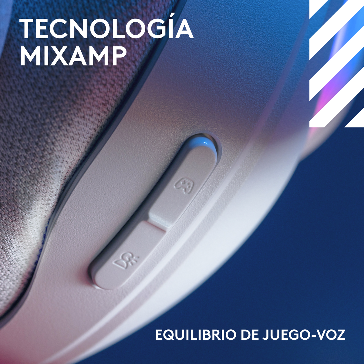 Primo piano del pannello di controllo di un'auricolare da gioco bianca con pulsanti. Il testo recita 'TECNOLOGÍA MIXAMP' e 'EQUILIBRIO DE JUEGO-VOZ'.