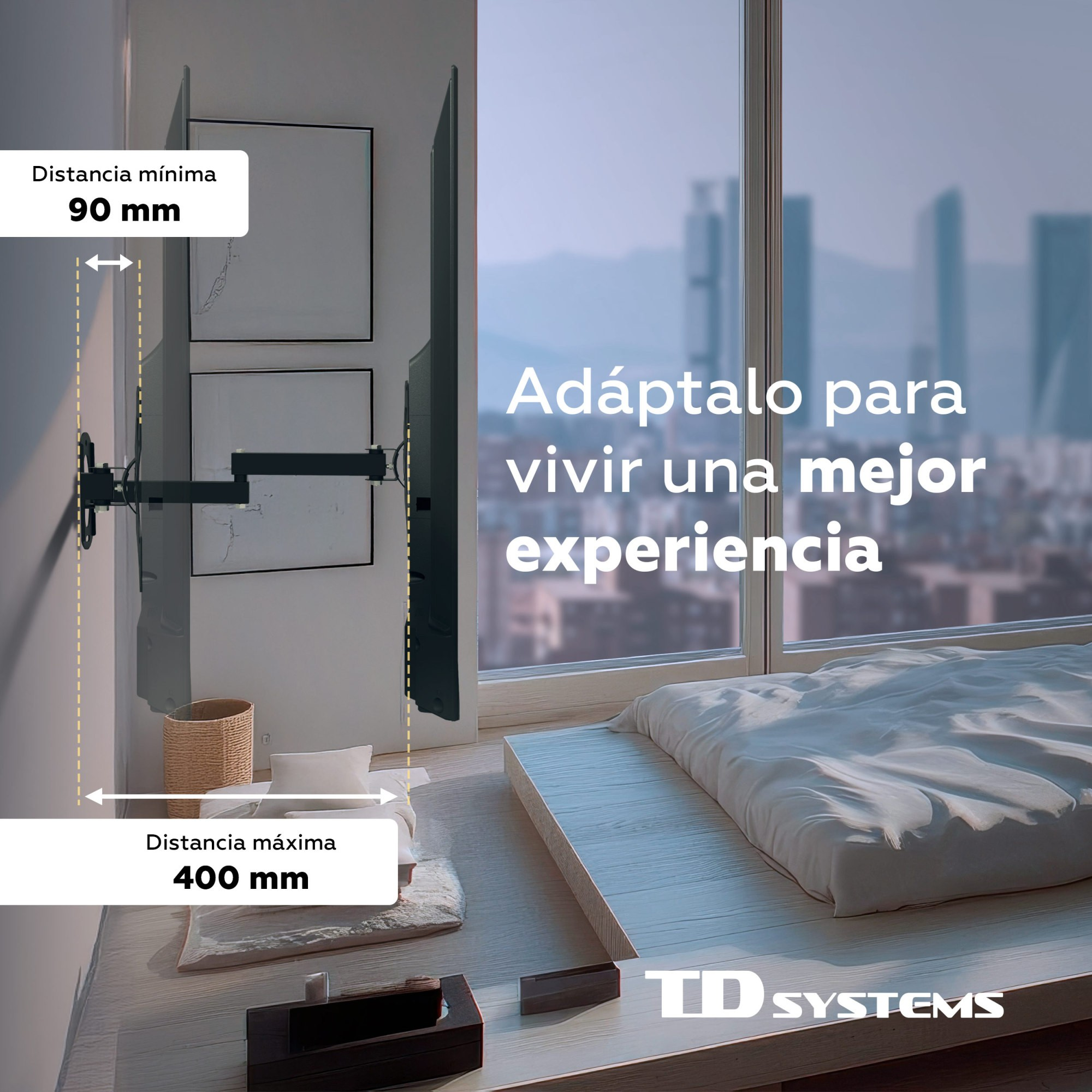 Una habitación con un televisor en un soporte de pared. Cama y ventana en el fondo con el texto 'Adáptalo para vivir una mejor experiencia'.