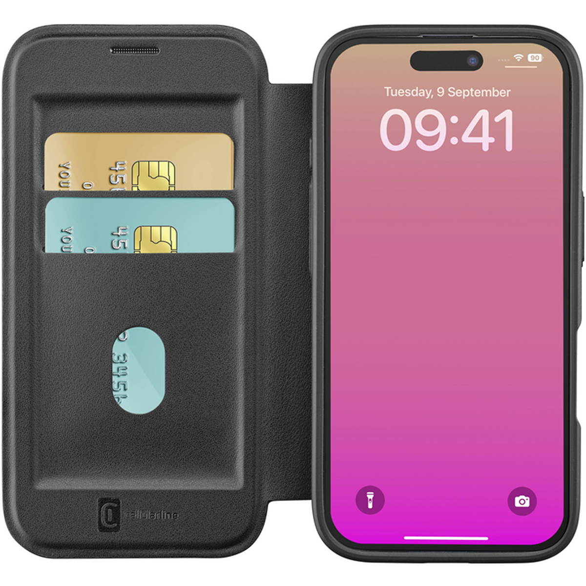 Schwarze Handyhülle mit einem iPhone. Die Hülle hat Kartenfächer mit Karten. Das Telefon zeigt Uhrzeit und Datum an.