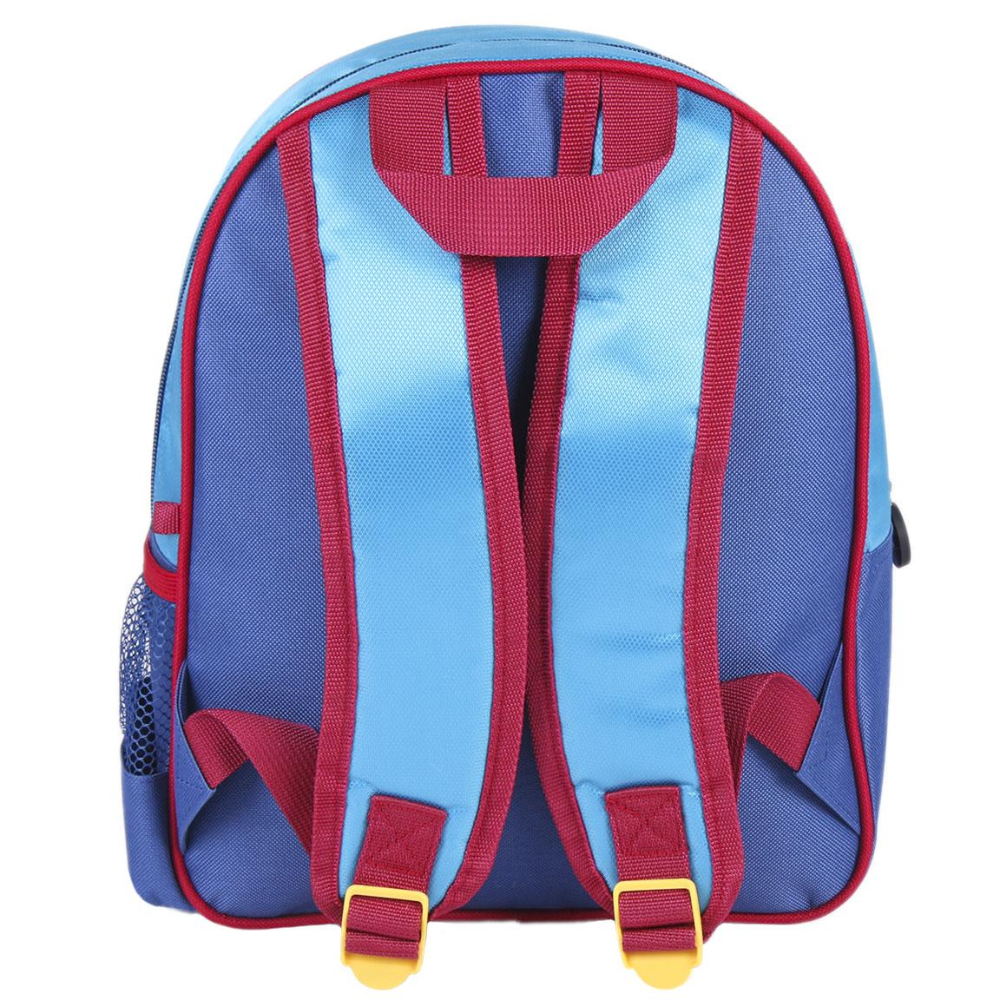 Una mochila azul con correas y detalles rojos. Tiene dos correas para los hombros y un pequeño bolsillo de malla en el lateral. Hebillas amarillas.
