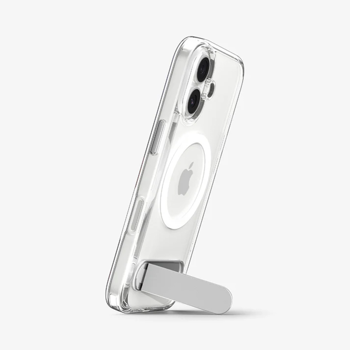 Una custodia trasparente per telefono con logo Apple, sorretta da un supporto argentato. Lo sfondo è bianco.