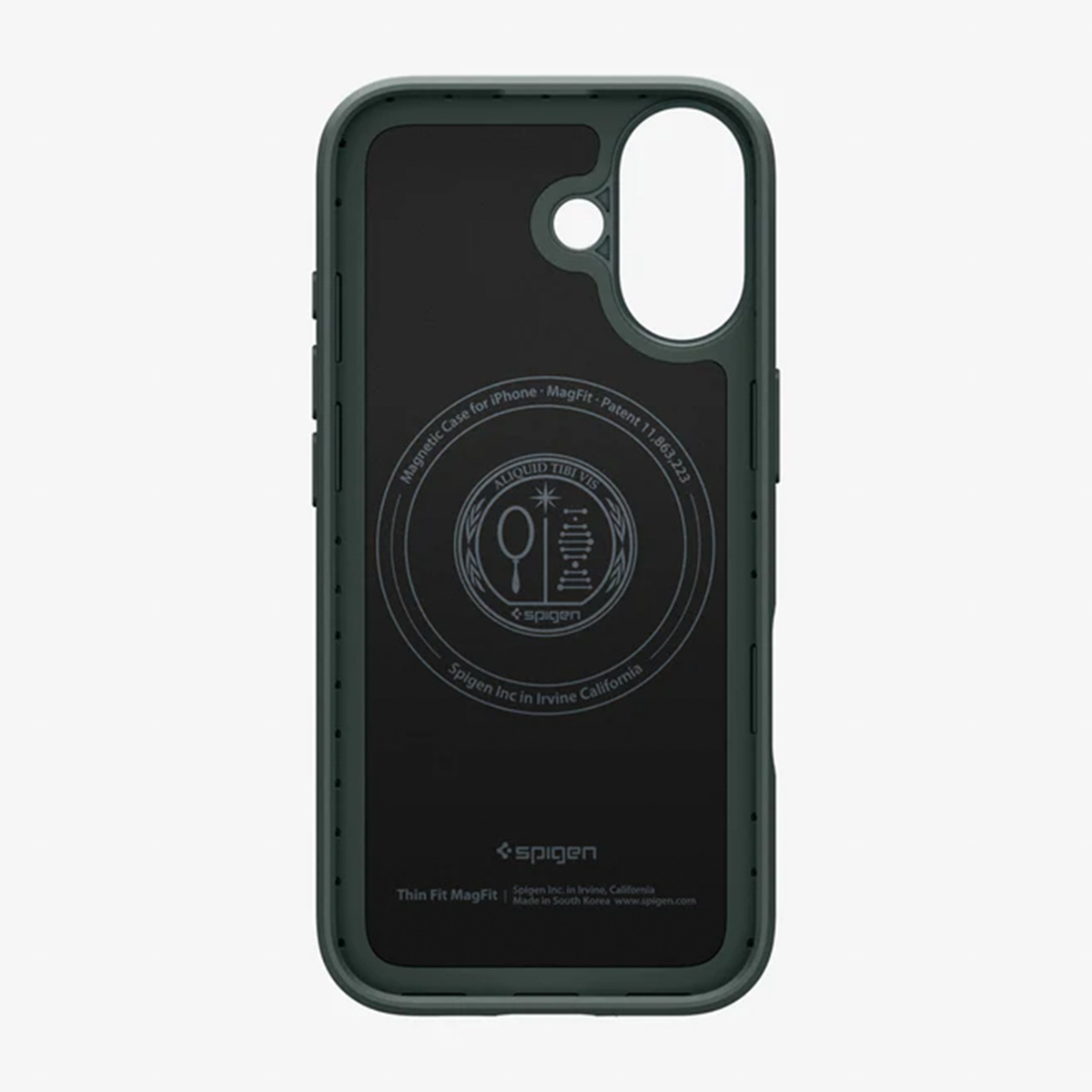 Una custodia per telefono Spigen. Ha una cornice verde scuro con un interno nero. Il logo e il testo Spigen sono stampati sul retro.