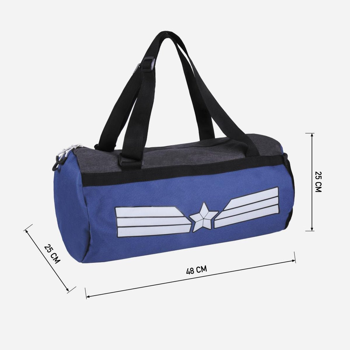 Bolsa de lona azul y gris con diseño de estrella y rayas blancas. Asas y correa negras. Dimensiones: 25x25x48cm.