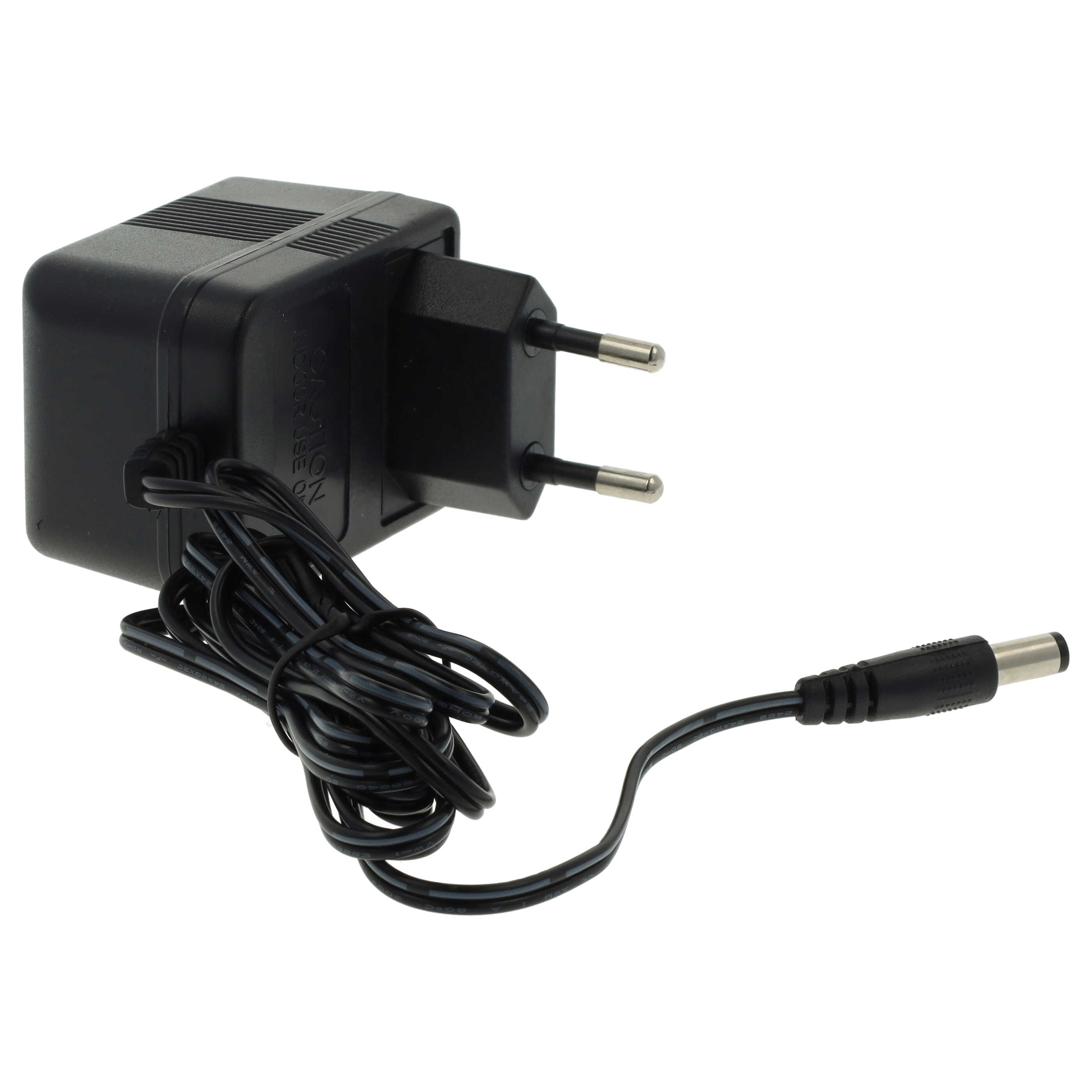 Schwarzer Netzadapter mit Stecker und Kabel. Das Kabel ist mit einem DC-Anschluss verbunden. Weißer Hintergrund.