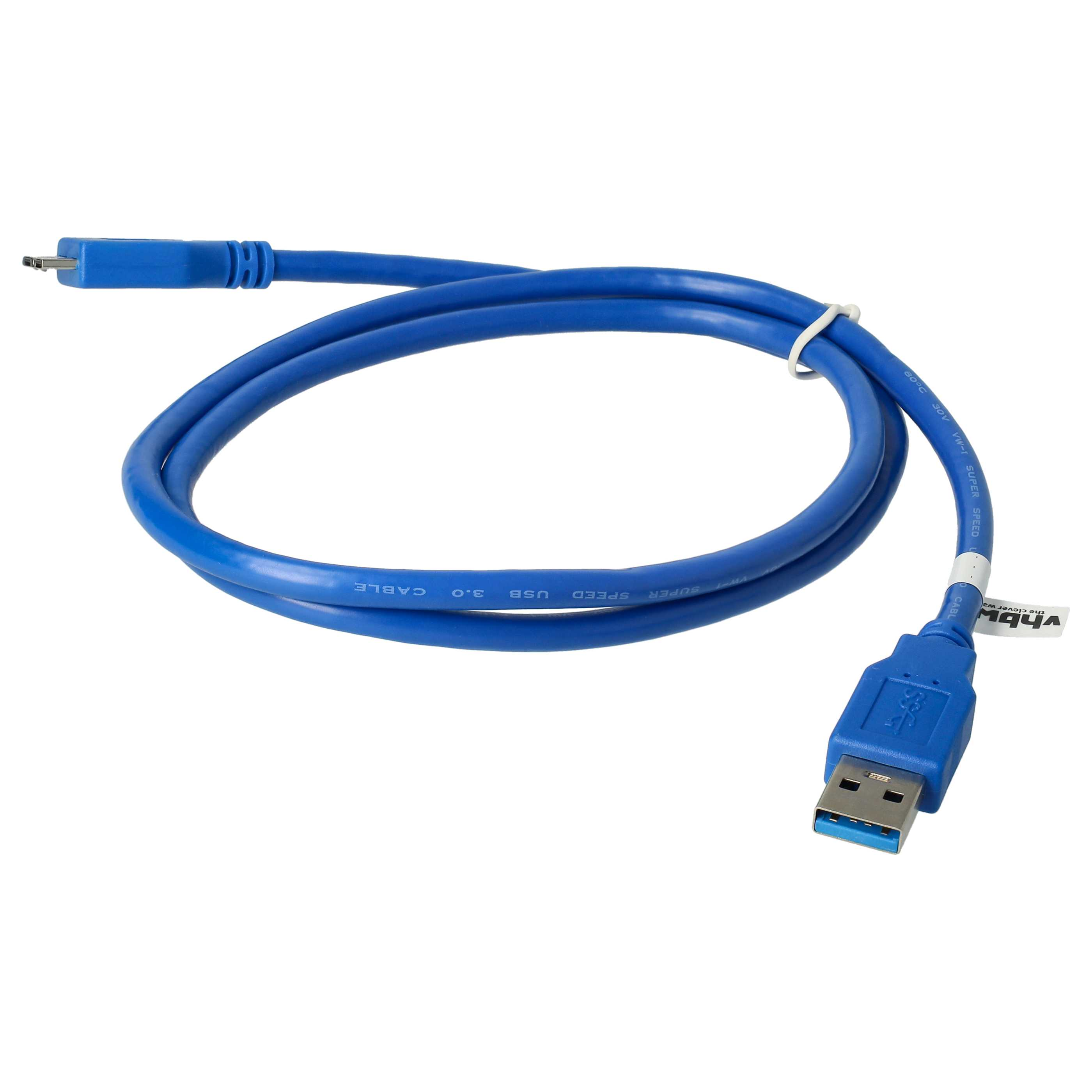 Ein blaues USB 3.0-Kabel mit zwei verschiedenen Anschlüssen. Das Kabel befindet sich auf weißem Hintergrund. Auf dem Kabel steht 'SUPER SPEED'.
