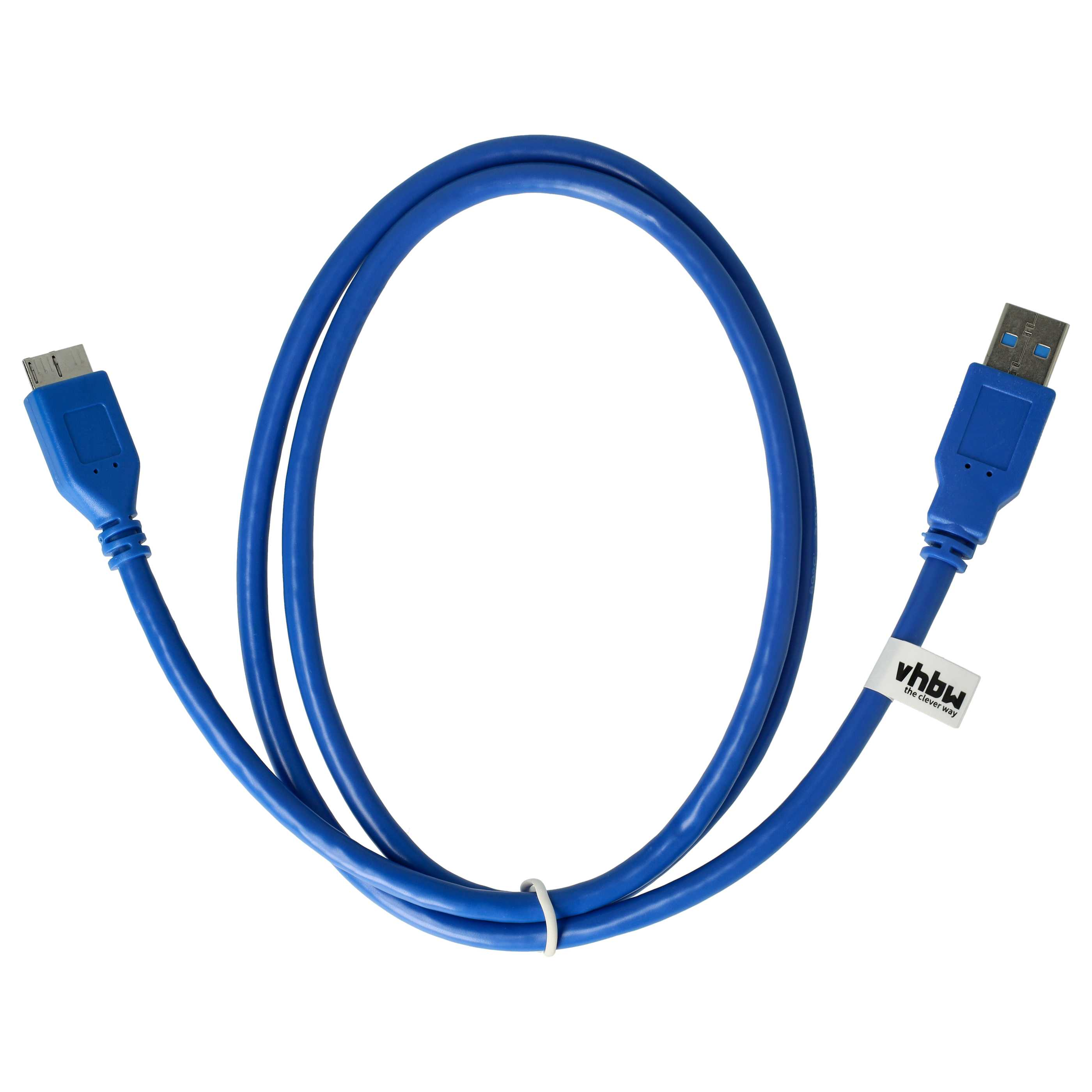 Ein blaues USB-Kabel auf weißem Hintergrund. Es hat zwei Anschlüsse und ist mit einem weißen Aufkleber versehen.