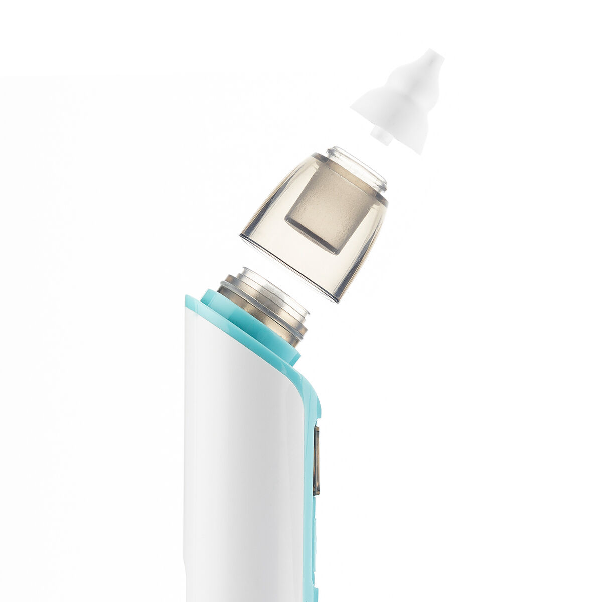 Un dispositivo médico blanco y verde azulado con partes desmontables, incluyendo un contenedor transparente y una punta blanca, todo sobre fondo blanco.